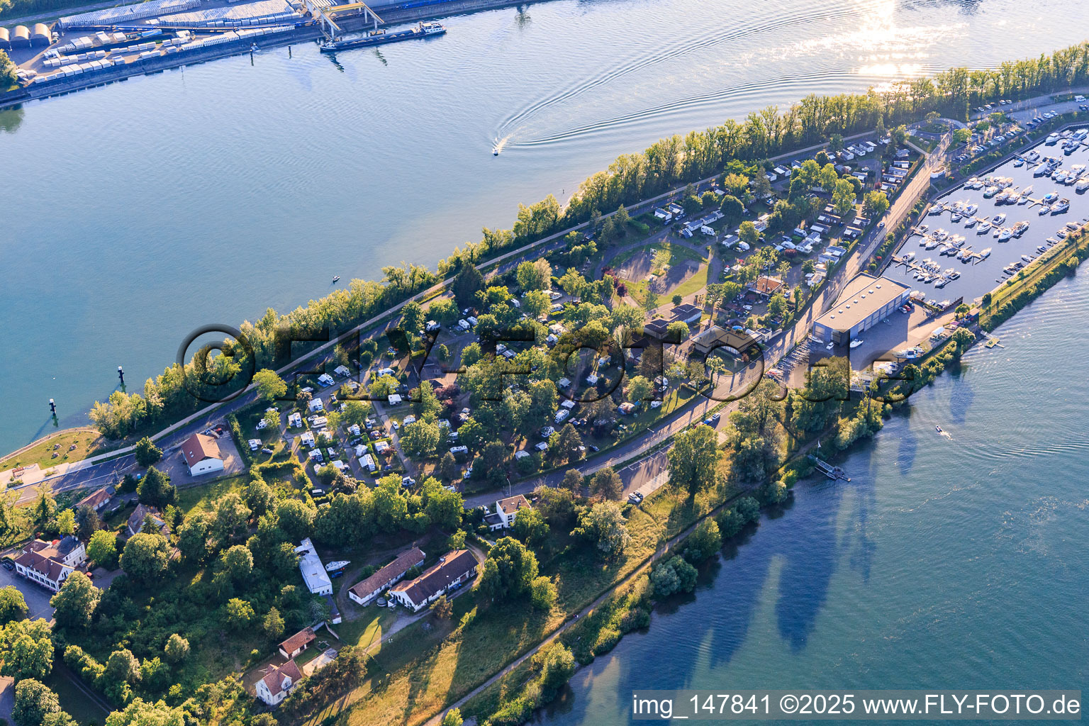 Camping Tohapi L'Ile du Rhin on the Rhine Island in Biesheim in the state Haut-Rhin, France