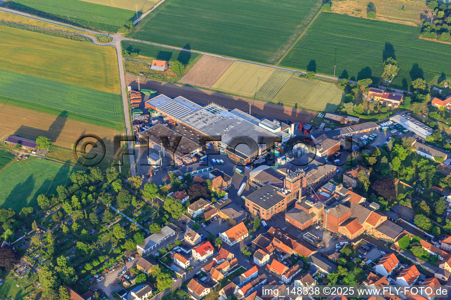 Bird's eye view of BELLHEIMER BREWERY - PARK & Bellheimer Breweries GmbH & Co. KG in Bellheim in the state Rhineland-Palatinate, Germany