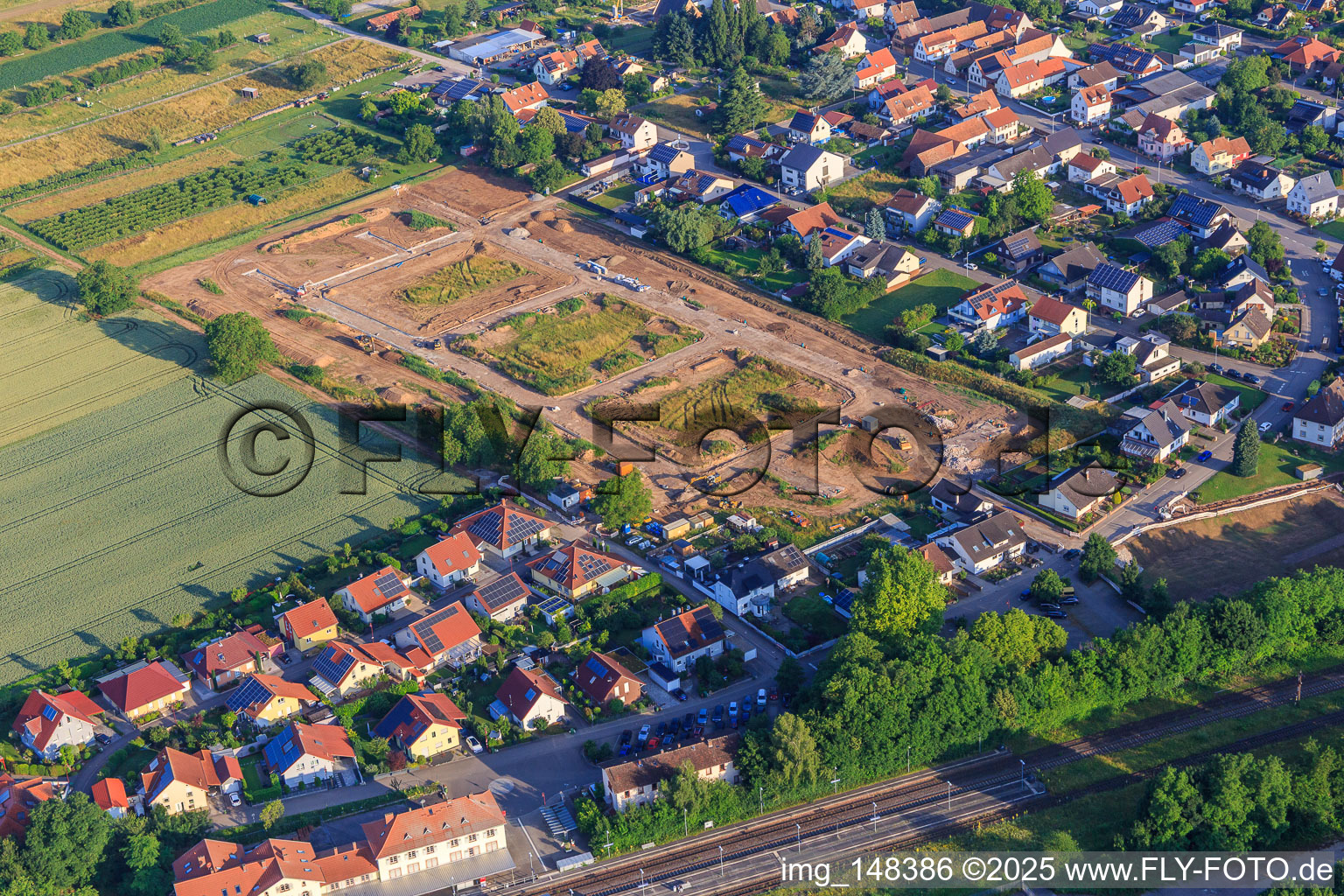 Development of the new development area Im Kirschgarten in Winden in the state Rhineland-Palatinate, Germany out of the air