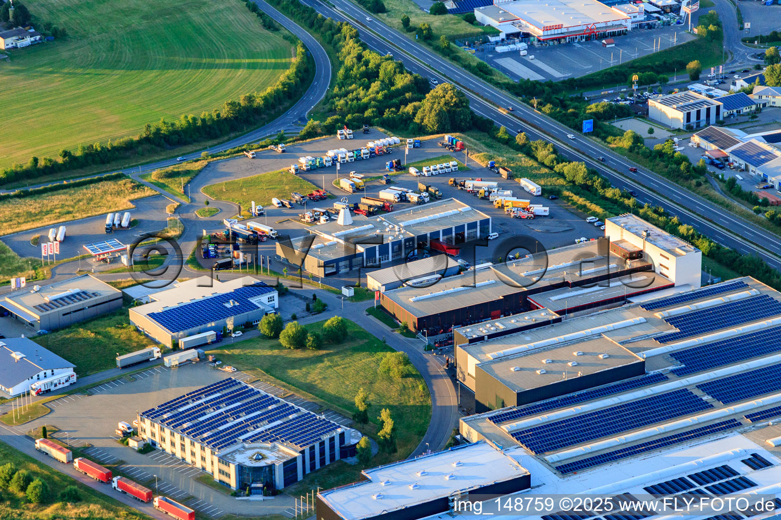 Riess GmbH & Co. KG, Truck Competence Center | Mercedes-Benz | DAF and ASS Car GmbH Towing Service in Zimmern ob Rottweil in the state Baden-Wuerttemberg, Germany