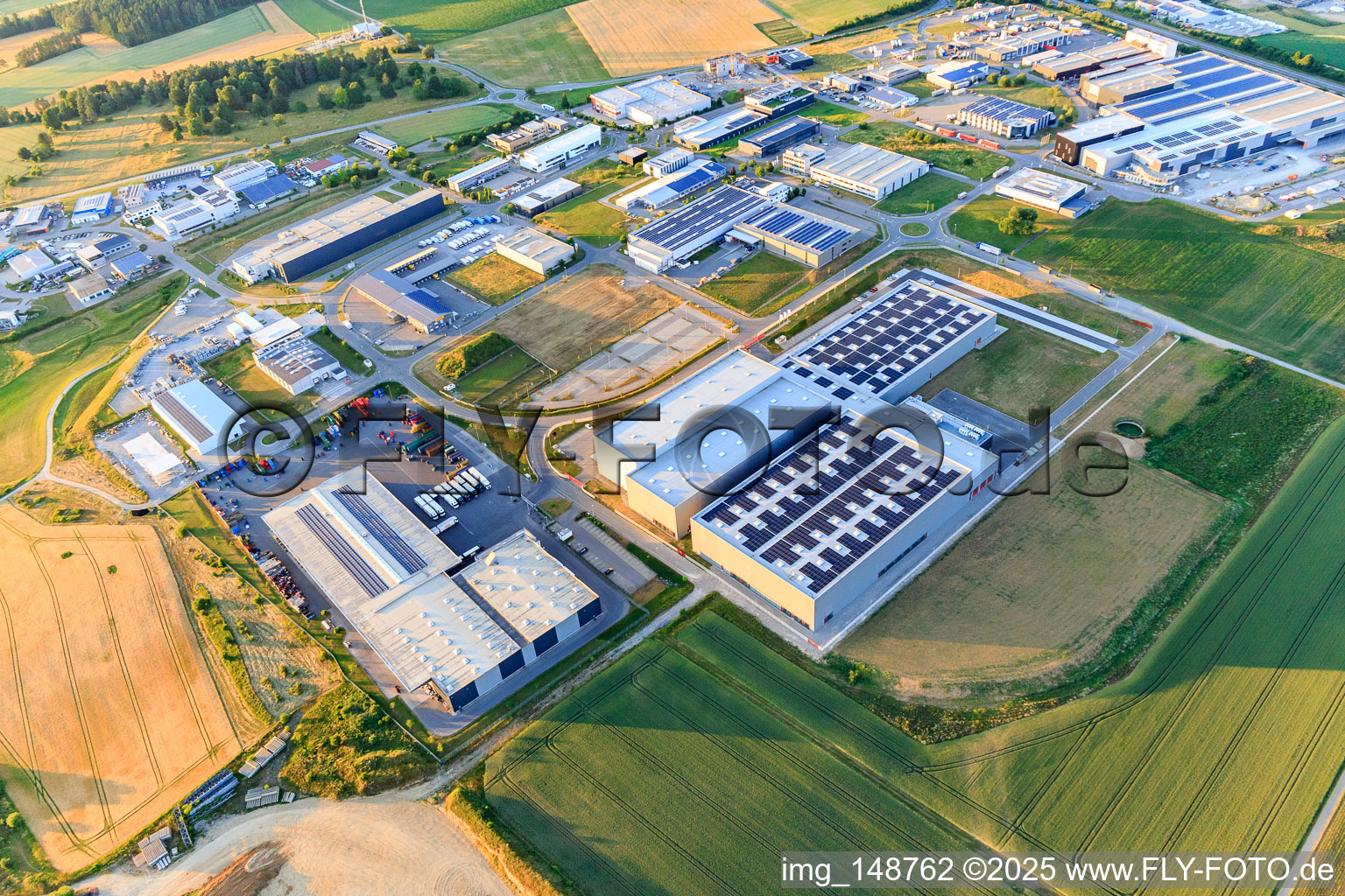 Schwarzwaldring/Albring industrial area with Maschinenfabrik Berthold Hermle AG, Bucher Stahlhandel GmbH, BAH Personaldienste GmbH, weisenburger bau GmbH, acp systems AG and ACI Systems GmbH and Müller Hydraulik GmbH in Zimmern ob Rottweil in the state Baden-Wuerttemberg, Germany