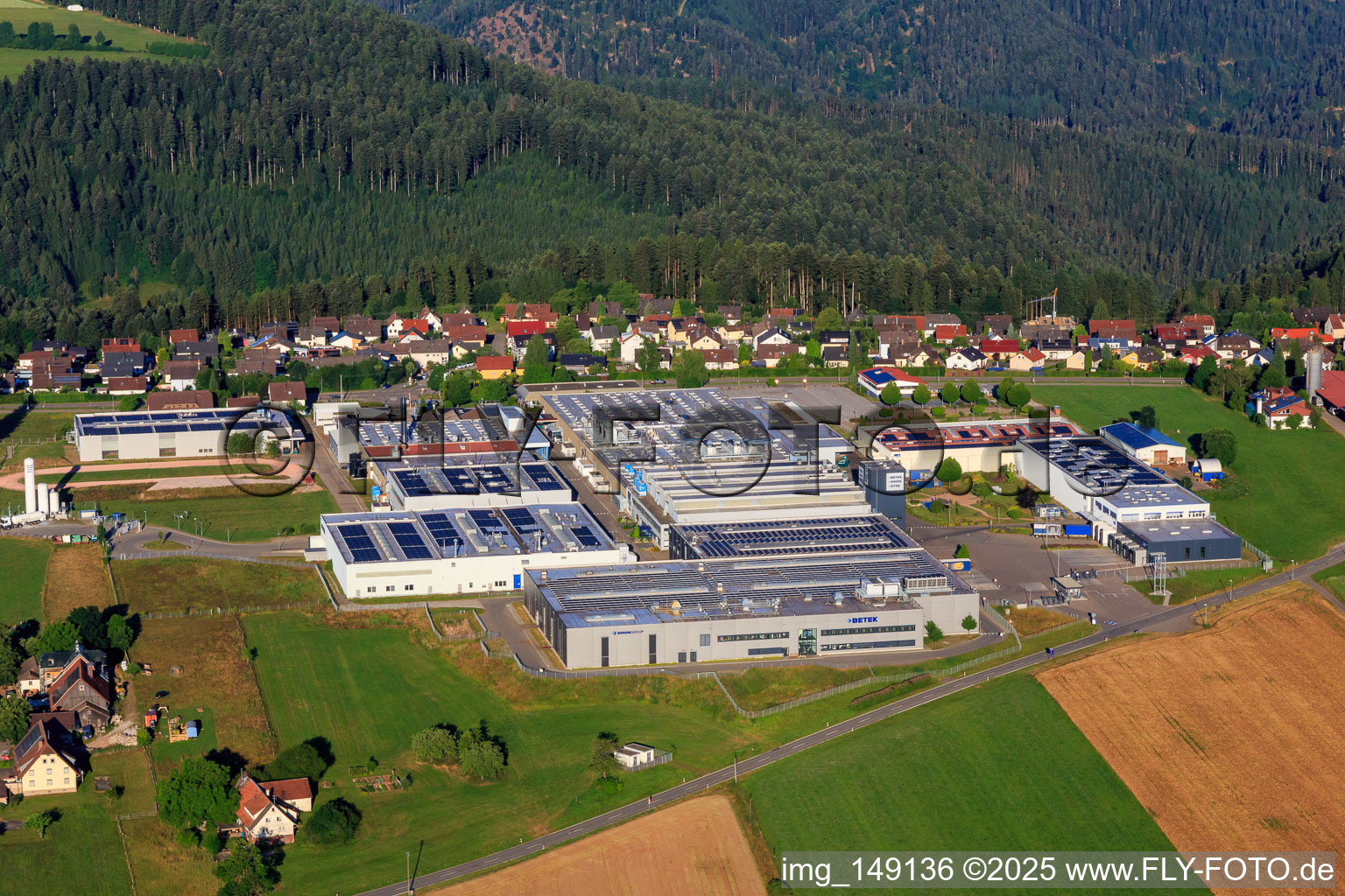 Sulgener Straße industrial area with BETEK GmbH & Co.KG, SIMON GROUP Aichhalden, SITEK - A BETEK BRAND and Karl SIMON GmbH & Co. KG in the district Vorderaichhalden in Aichhalden in the state Baden-Wuerttemberg, Germany