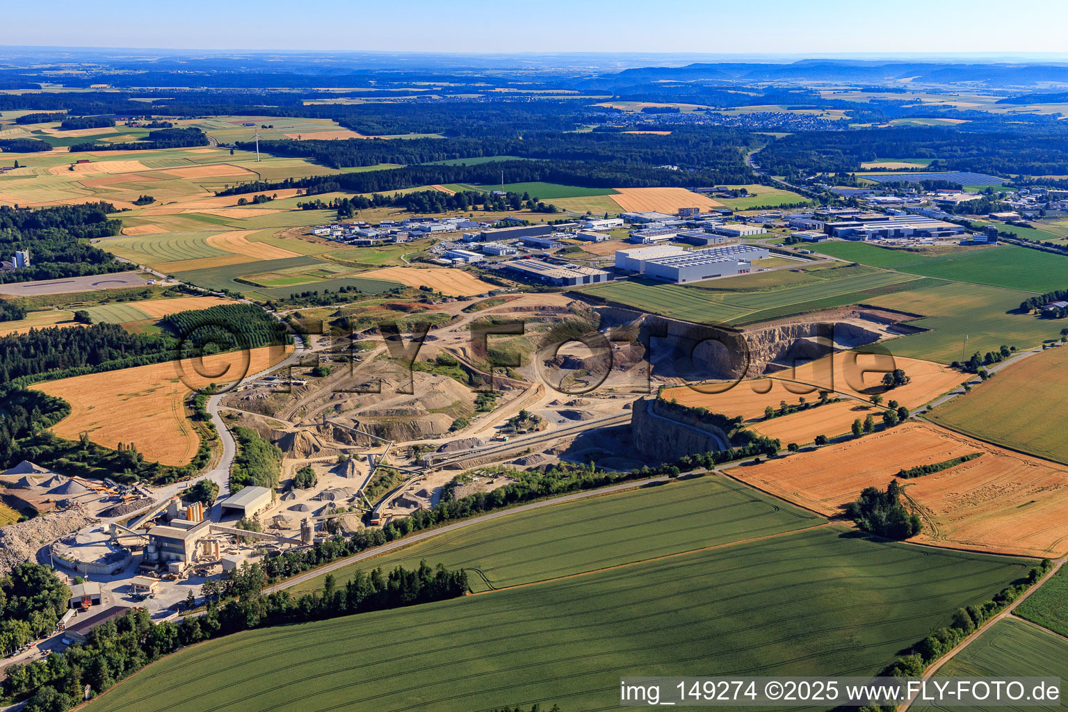 Aerial view of Rottweiler Transportbeton GmbH & Co. KG Horgen plant, BAU-UNION GmbH & Co. Vereinigte Schotterwerke KG Horgen plant in the quarry Zimmern ob Rottweil-Horgen in Zimmern ob Rottweil in the state Baden-Wuerttemberg, Germany