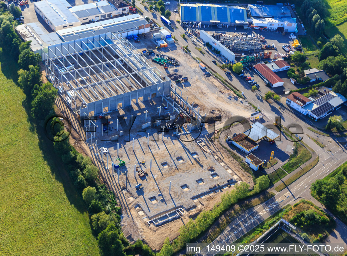 Bird's eye view of Construction site of the new logistics park of HANSAINVEST and DFI-Real-Estate Kandel after demolition of the OBI market in the district Minderslachen in Kandel in the state Rhineland-Palatinate, Germany