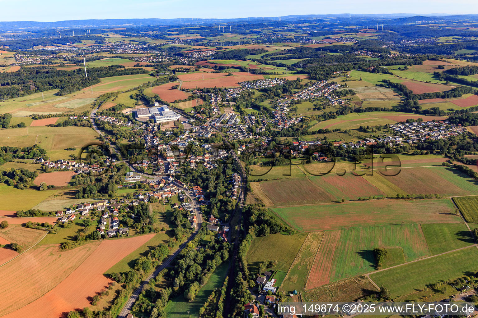 From the south in the district Eiweiler in Heusweiler in the state Saarland, Germany
