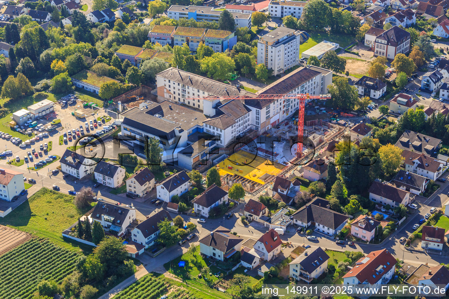 Bird's eye view of Construction site for the expansion of the Asklepios Südpfalzklinik Kandel in Kandel in the state Rhineland-Palatinate, Germany