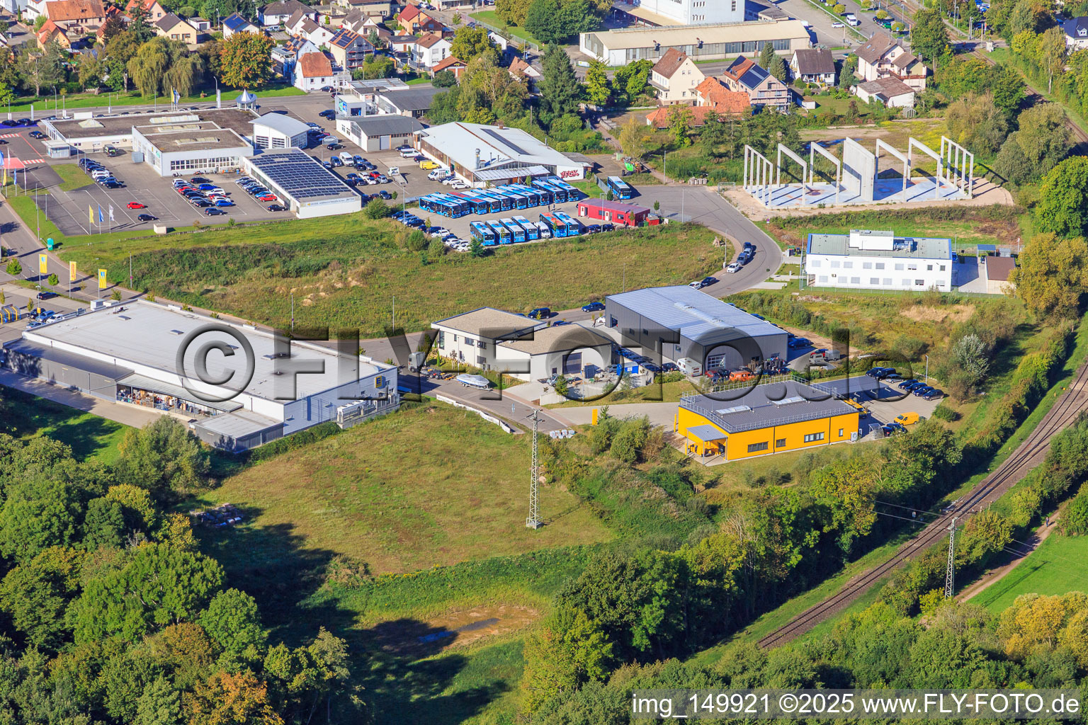 DPDHL ZSP LORETH GmbH, auto akgül Meisterwerkstatt and Federal Police in Kandel in the state Rhineland-Palatinate, Germany