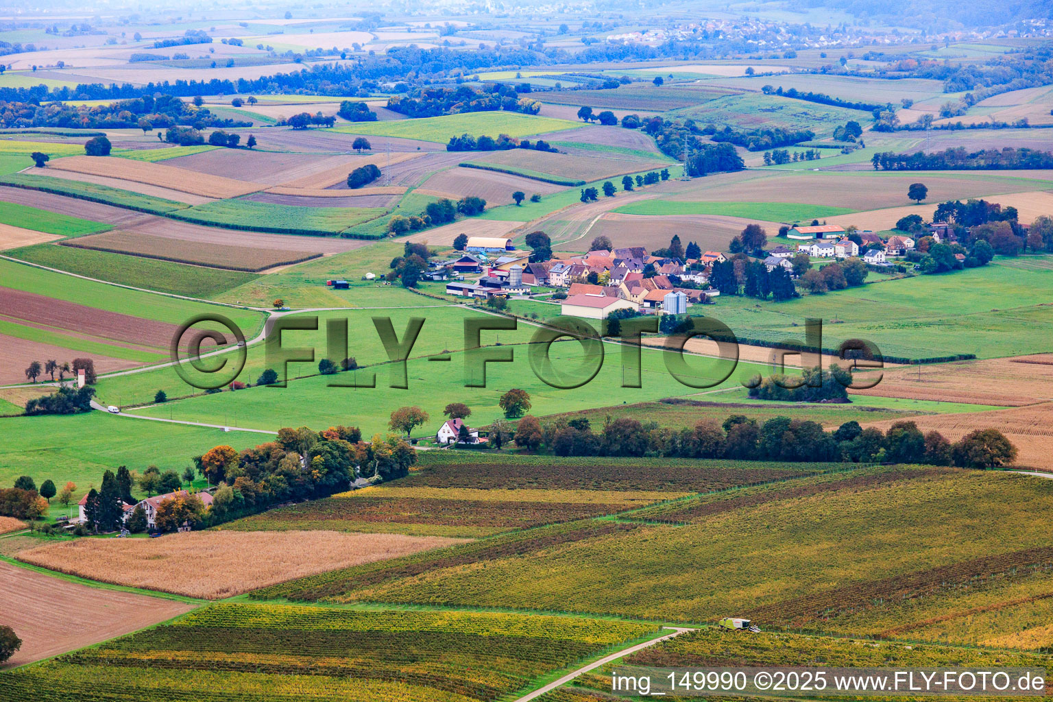 From the northeast in the district Deutschhof in Kapellen-Drusweiler in the state Rhineland-Palatinate, Germany