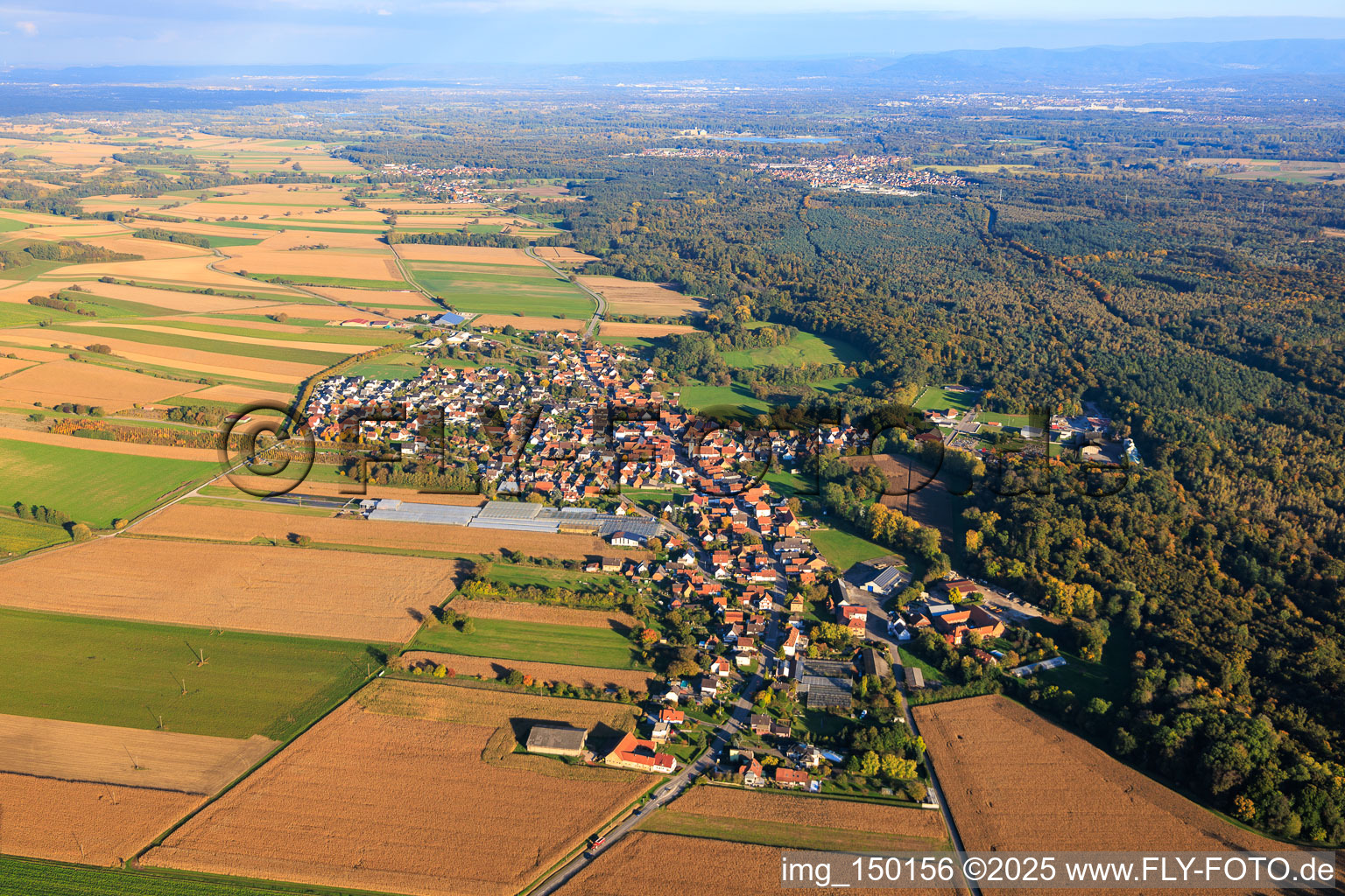 From the west in Niederrœdern in the state Bas-Rhin, France