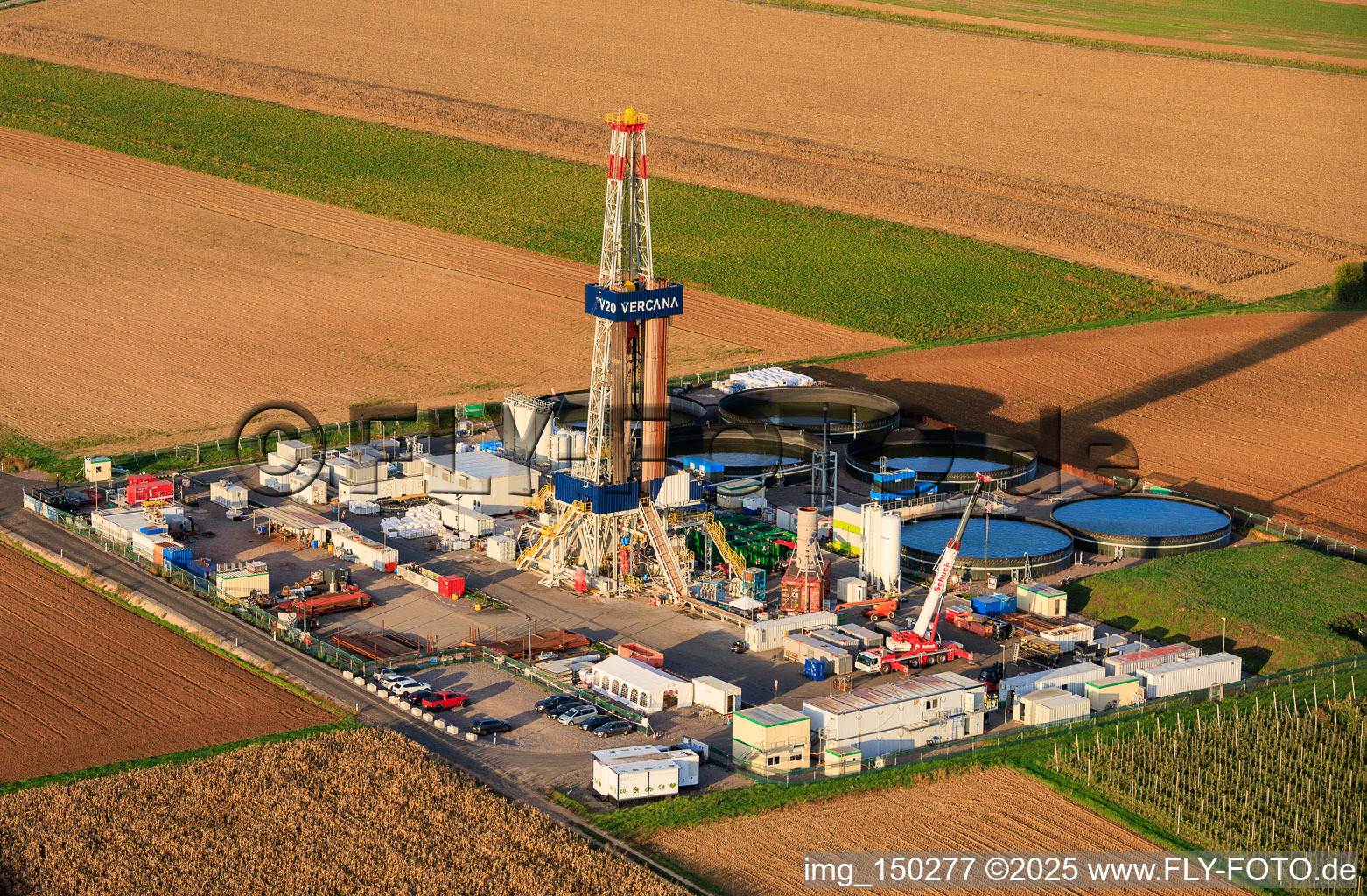 Aerial view of Deep geothermal drilling for lithium extraction by Vulcan Energy GmbH using Rig V20 from Vercana GmbH in Insheim in the state Rhineland-Palatinate, Germany