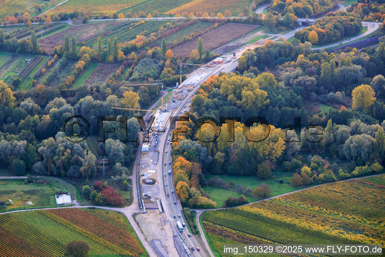 Construction site for the four-lane expansion of the B10 at the Queich bridge in the district Godramstein in Landau in der Pfalz in the state Rhineland-Palatinate, Germany