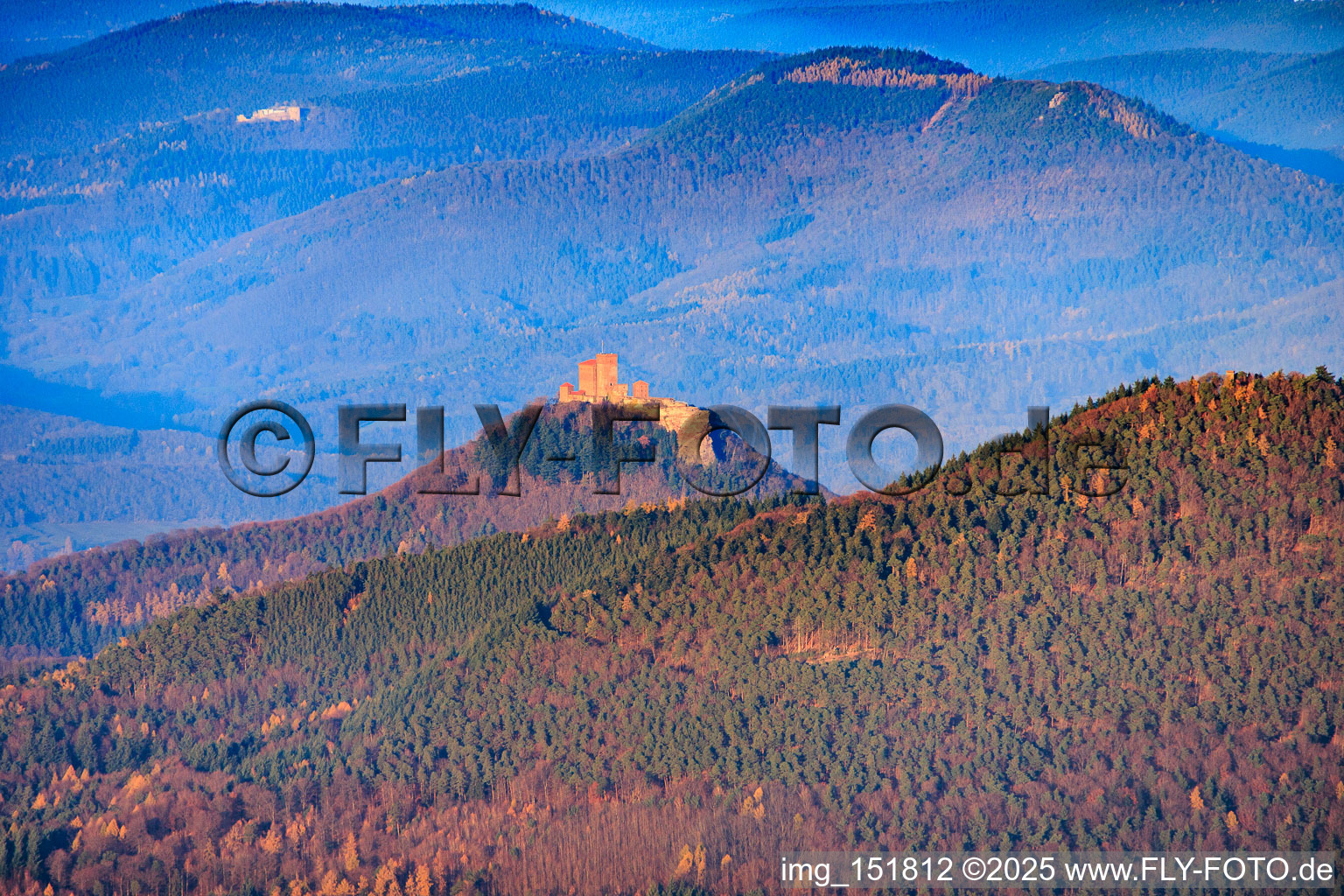 Trifels Castle in the background, Neuscharfeck Castle ruins in Annweiler am Trifels in the state Rhineland-Palatinate, Germany