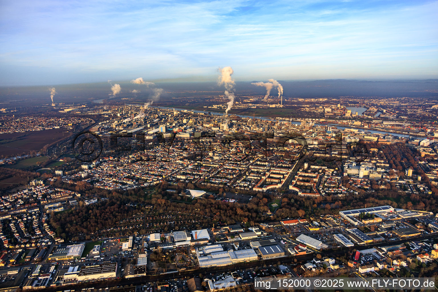 View of the district between Ebertpark and BASF in the district Friesenheim in Ludwigshafen am Rhein in the state Rhineland-Palatinate, Germany