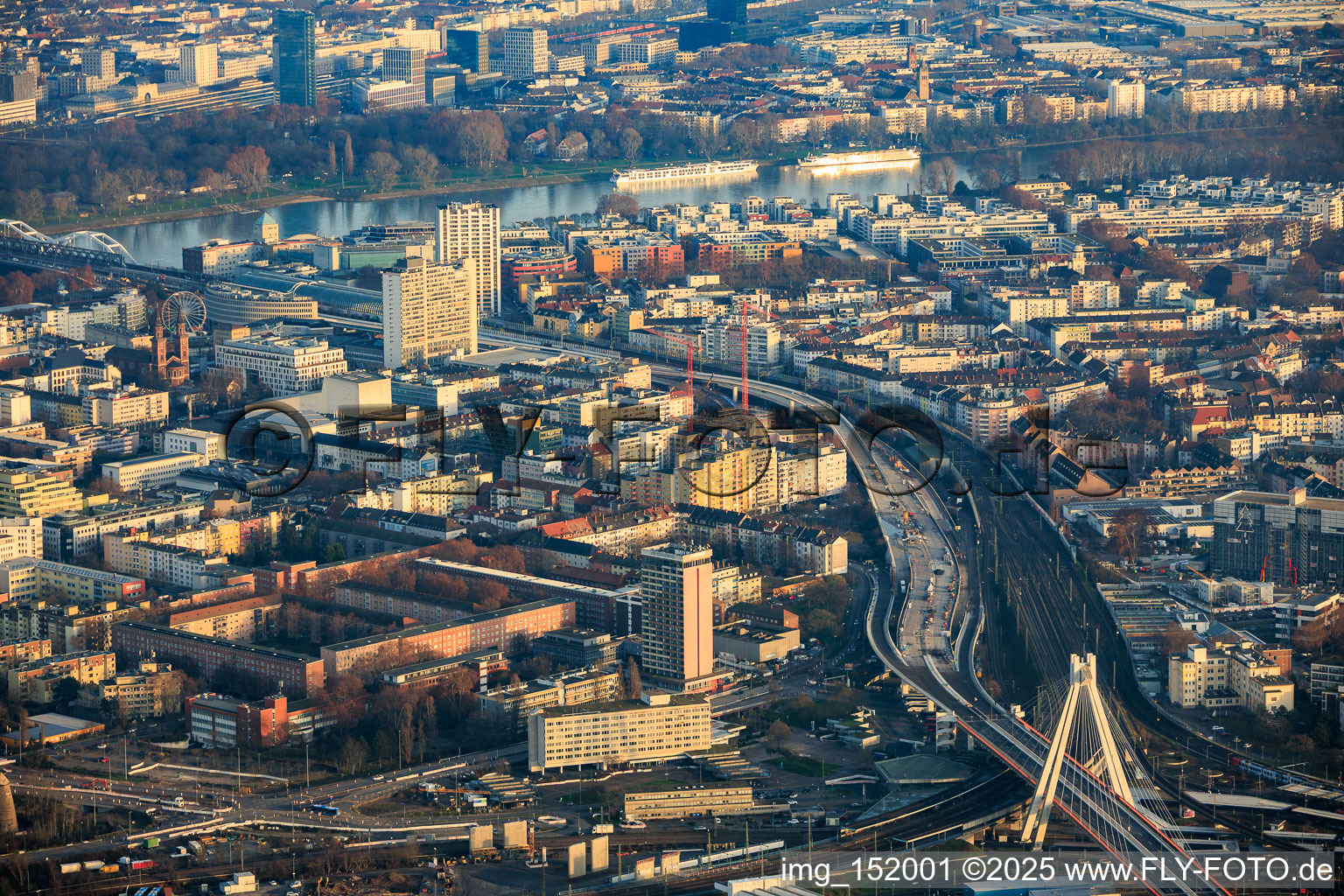 Construction site for the renovation of the elevated highway south (B37) between the main train station and the Konrad-Adenauer-Bridge over the Rhine in the district Mitte in Ludwigshafen am Rhein in the state Rhineland-Palatinate, Germany