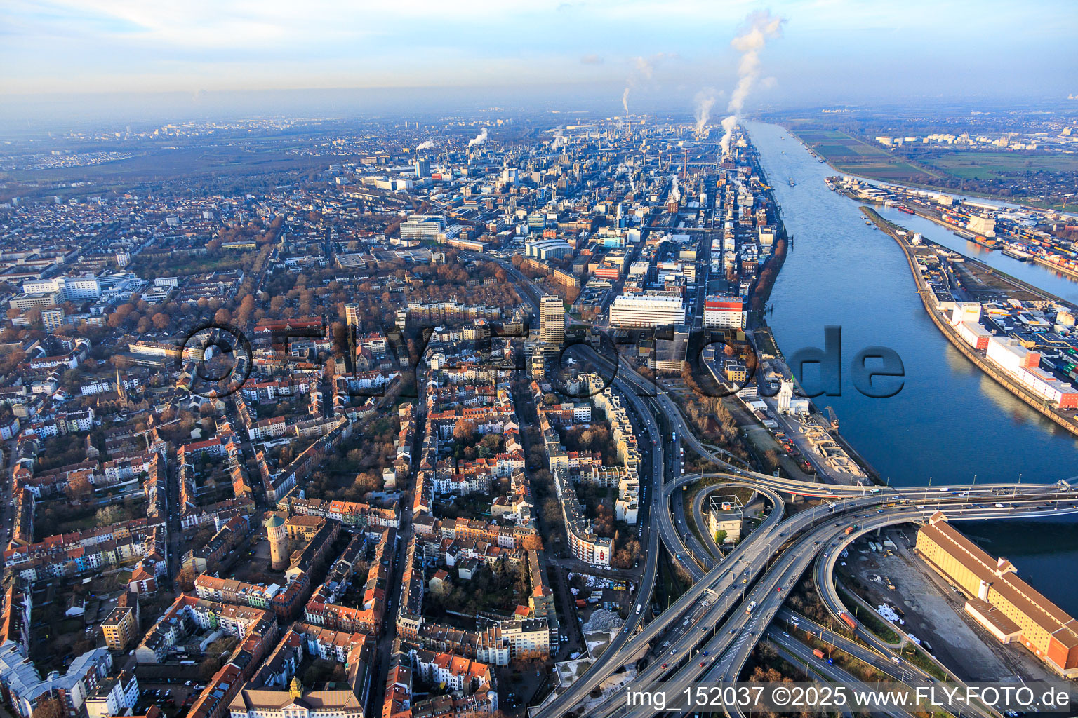 View of the district from the south in front of BASF in the district Hemshof in Ludwigshafen am Rhein in the state Rhineland-Palatinate, Germany