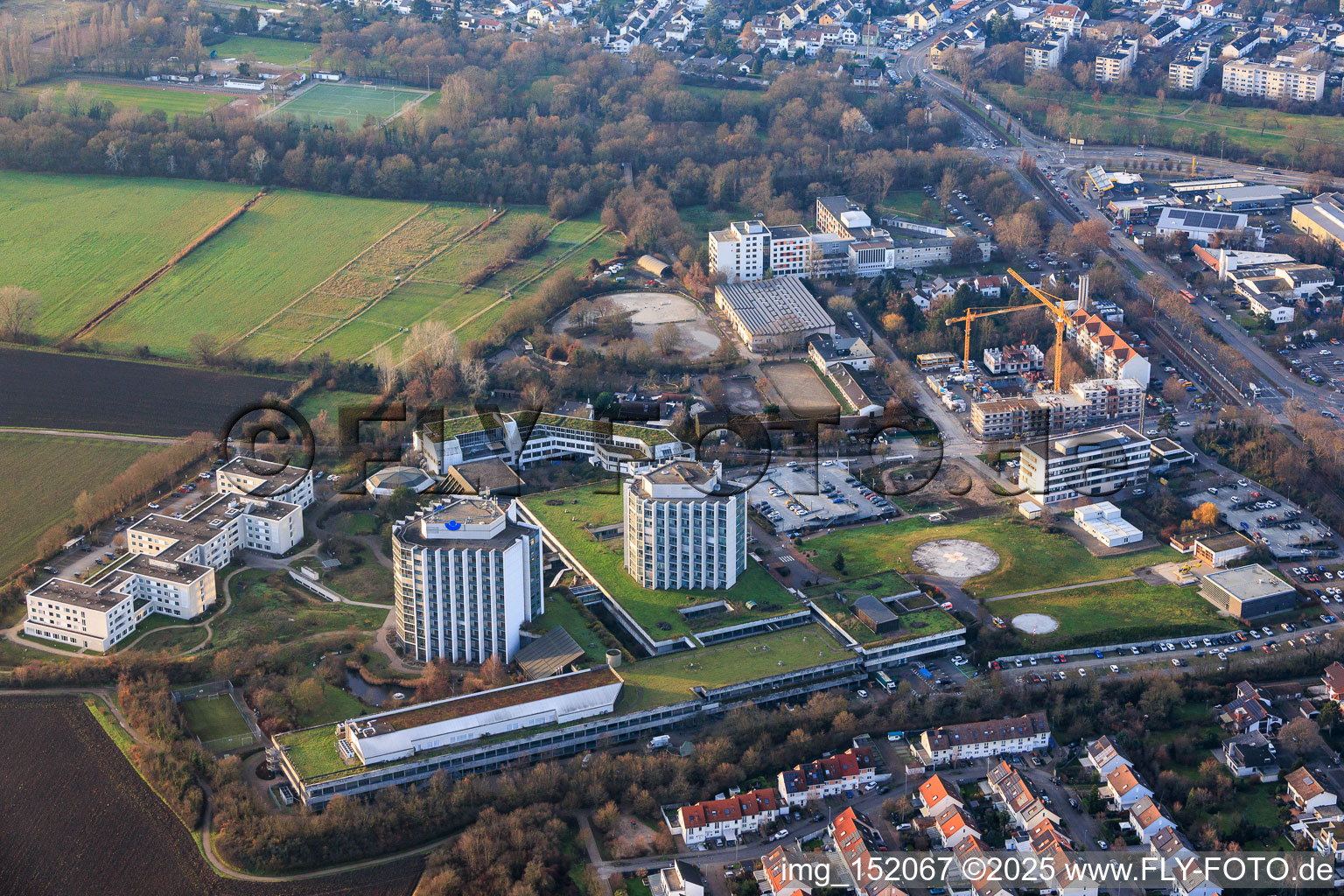 Aerial view of BG Clinic Ludwigshafen from the east in the district Oggersheim in Ludwigshafen am Rhein in the state Rhineland-Palatinate, Germany