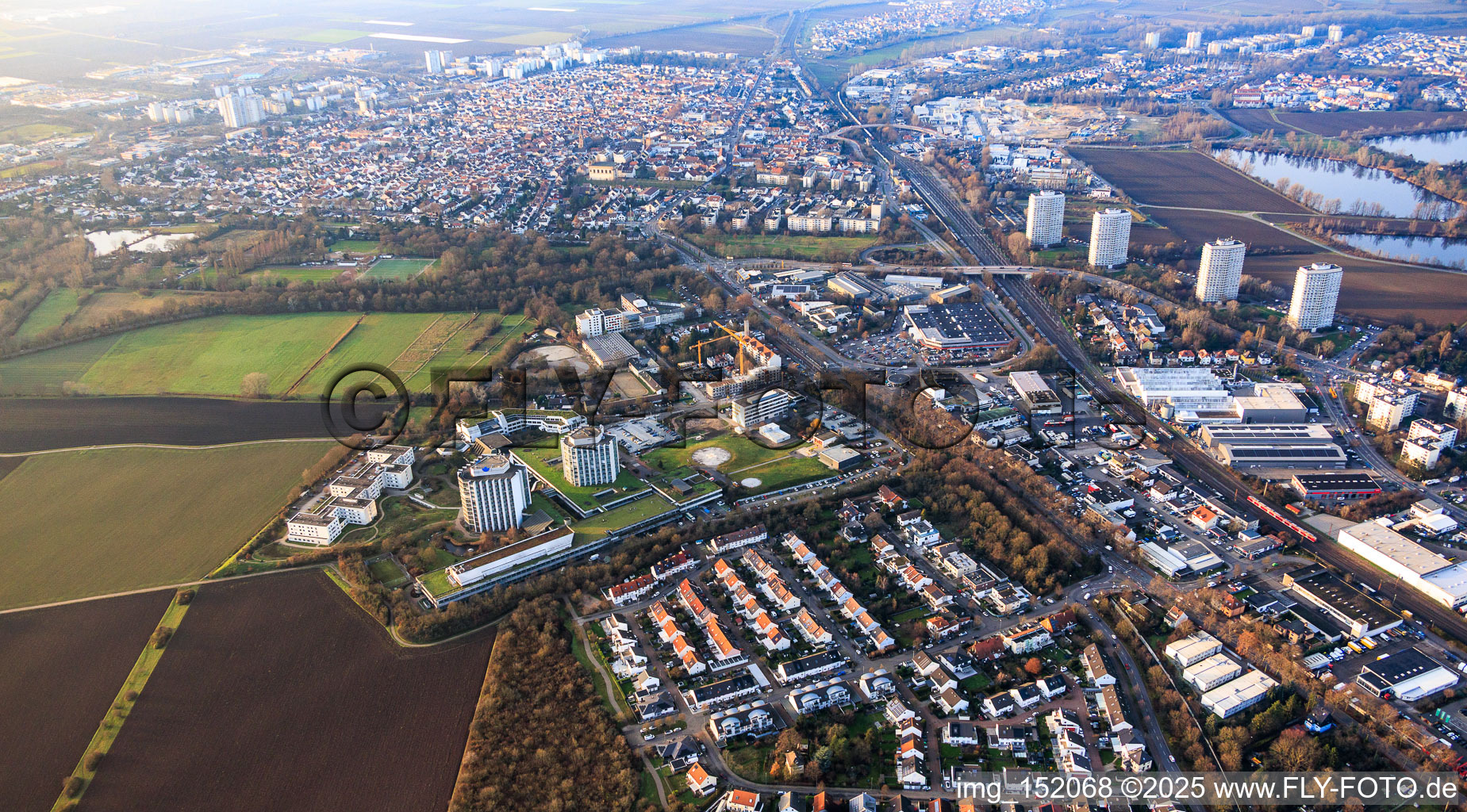 Aerial photograpy of BG Clinic Ludwigshafen from the east in the district Oggersheim in Ludwigshafen am Rhein in the state Rhineland-Palatinate, Germany