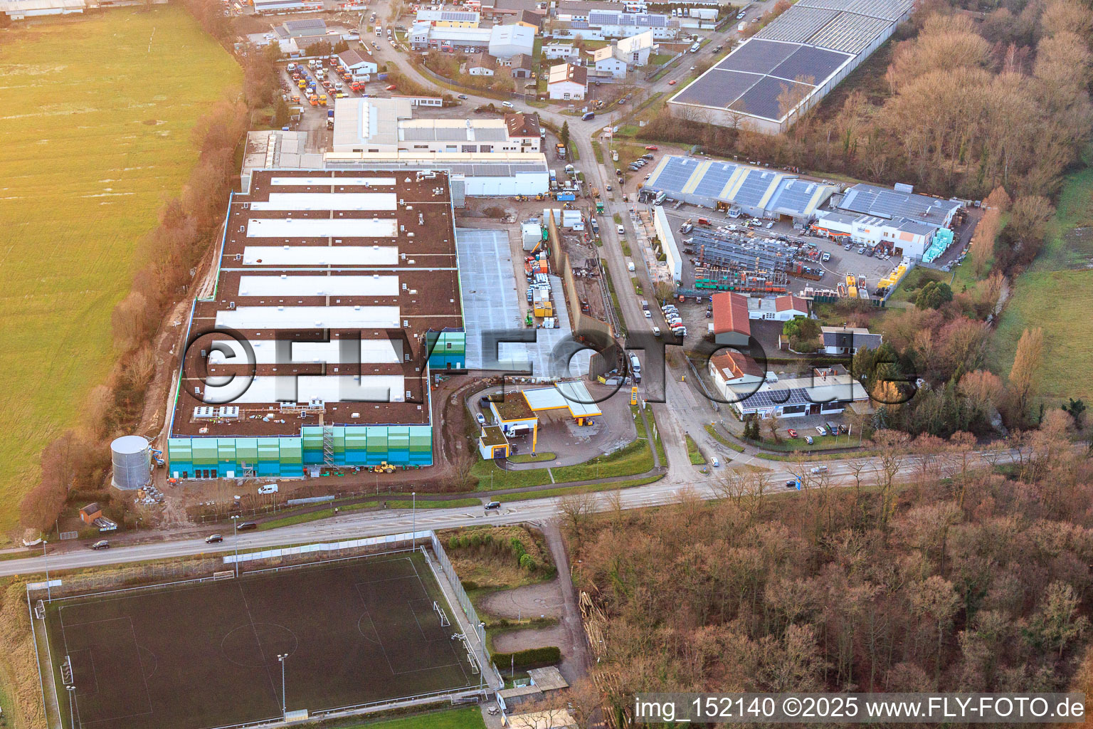 Aerial view of New construction of the logistics park by HANSAINVEST and DFI-Real-Estate for FRISCHEPLATTFORM SÜDWEST of Gemüsering Stuttgart GmbH in the district Minderslachen in Kandel in the state Rhineland-Palatinate, Germany