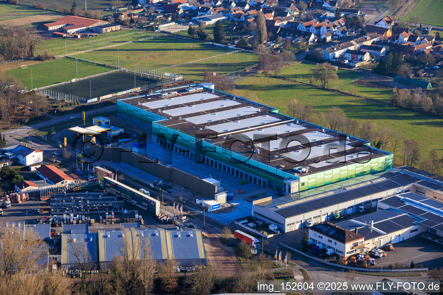 New construction of the logistics park by HANSAINVEST and DFI-Real-Estate Kandel for FRISCHEPLATTFORM SÜDWEST of Gemüsering Stuttgart GmbH in Wörth am Rhein in the state Rhineland-Palatinate, Germany