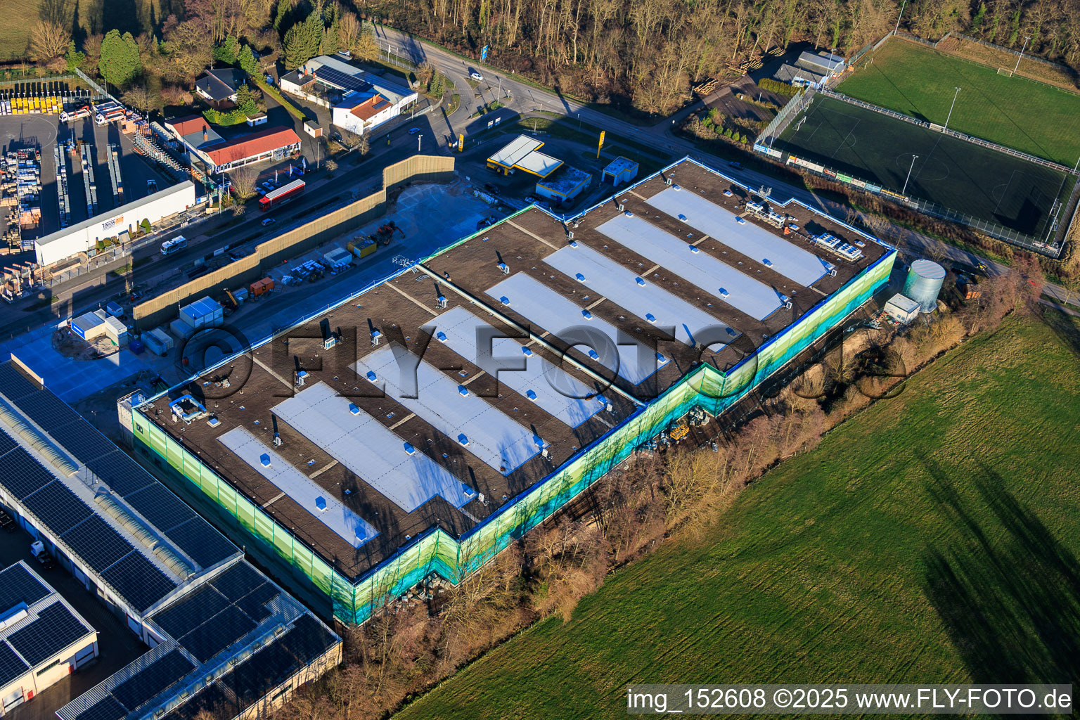 Aerial photograpy of New construction of the logistics park by HANSAINVEST and DFI-Real-Estate Kandel for FRISCHEPLATTFORM SÜDWEST of Gemüsering Stuttgart GmbH in Wörth am Rhein in the state Rhineland-Palatinate, Germany