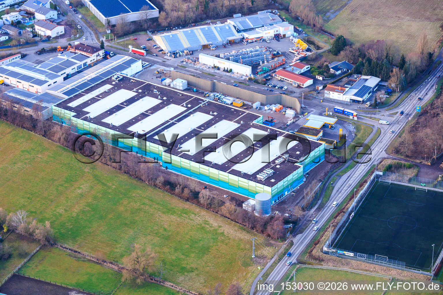 Aerial photograpy of Almost completed new building of the logistics park by HANSAINVEST and DFI-Real-Estate Kandel for FRISCHEPLATTFORM SÜDWEST of Gemüsering Stuttgart GmbH in the district Minderslachen in Kandel in the state Rhineland-Palatinate, Germany
