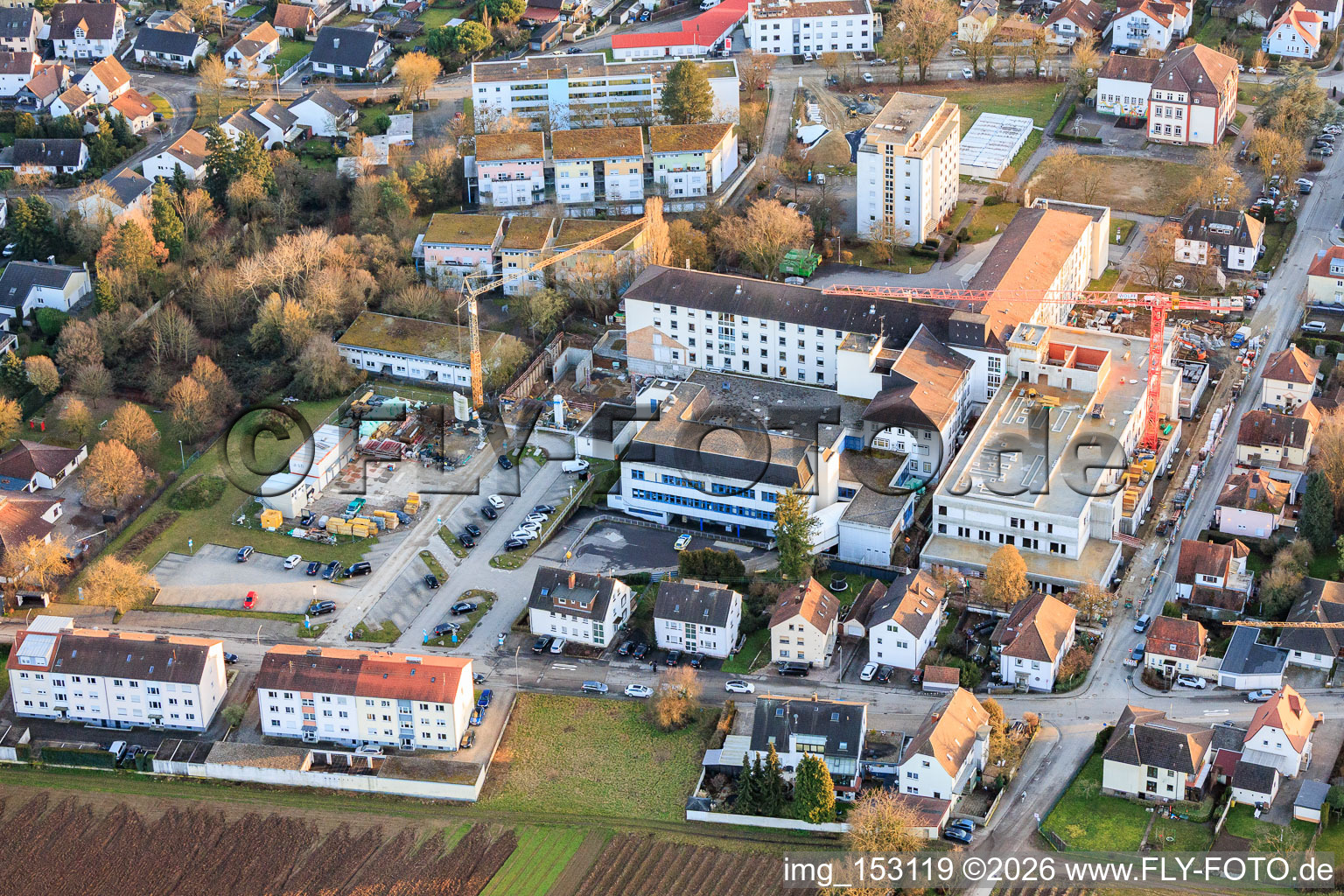 Oblique view of Construction site for the expansion of the Asklepios Südpfalzklinik Kandel in Kandel in the state Rhineland-Palatinate, Germany