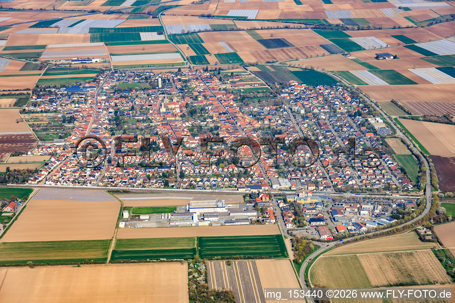 From the south in the district Böhl in Böhl-Iggelheim in the state Rhineland-Palatinate, Germany