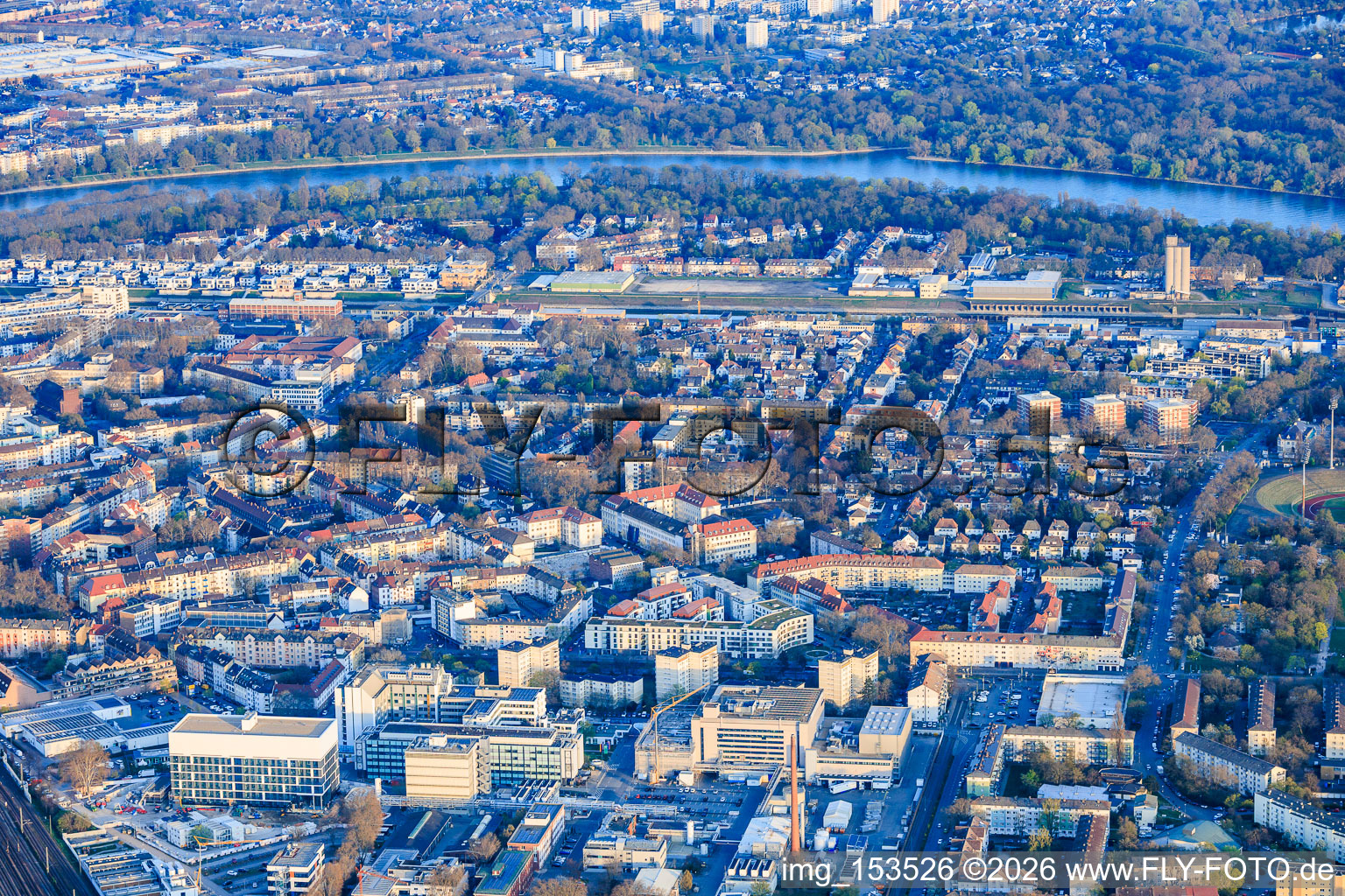From the northwest in the district Süd in Ludwigshafen am Rhein in the state Rhineland-Palatinate, Germany