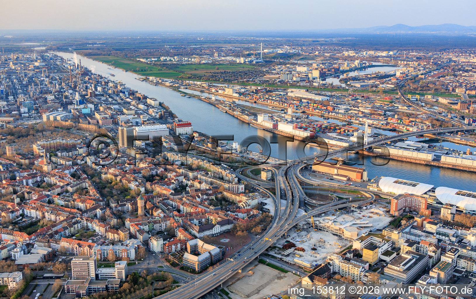 City view on the Rhine from the southwest opposite the Rhine port of Mannheim in the district Hemshof in Ludwigshafen am Rhein in the state Rhineland-Palatinate, Germany