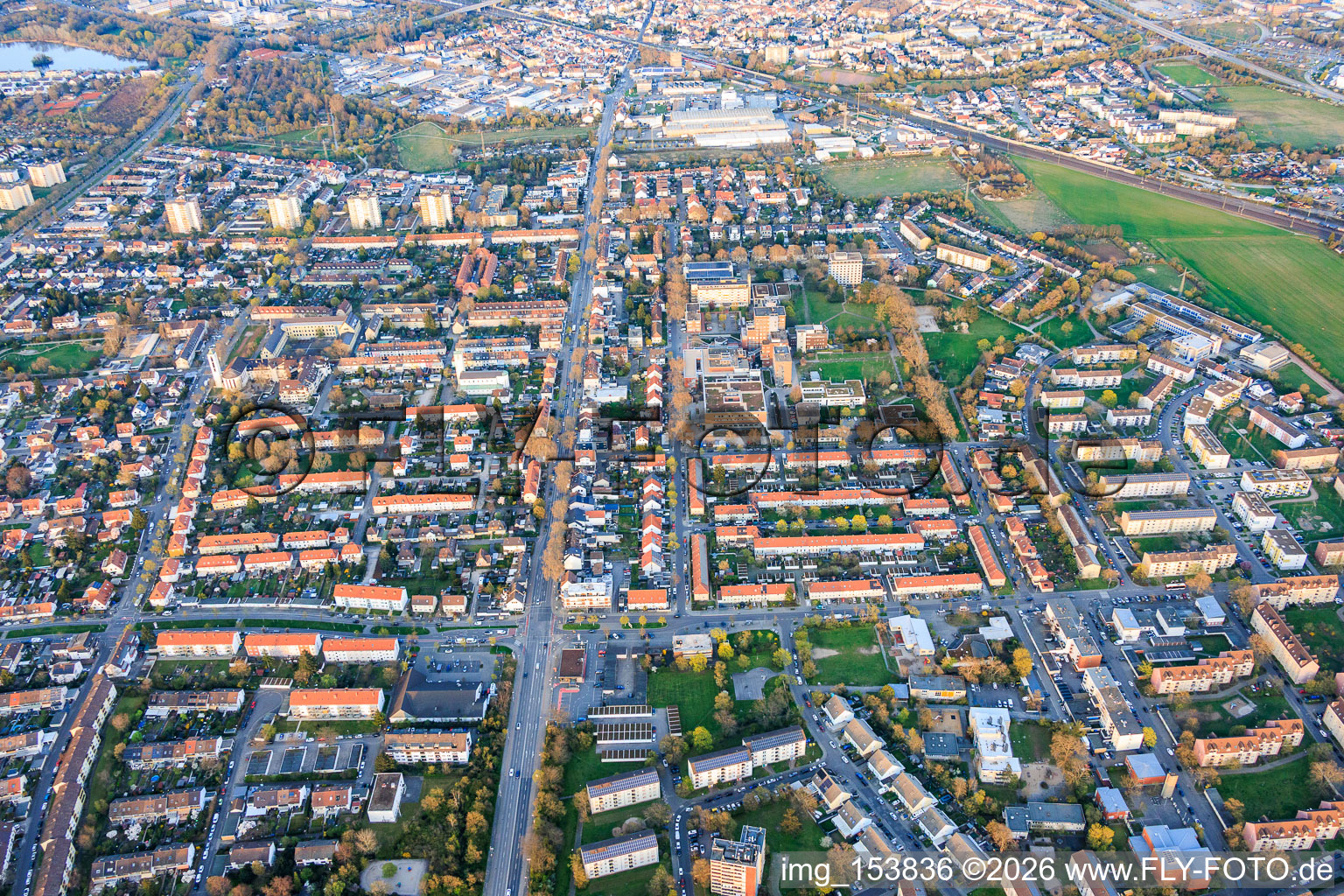 Maudacher Straße from the west in the district Gartenstadt in Ludwigshafen am Rhein in the state Rhineland-Palatinate, Germany