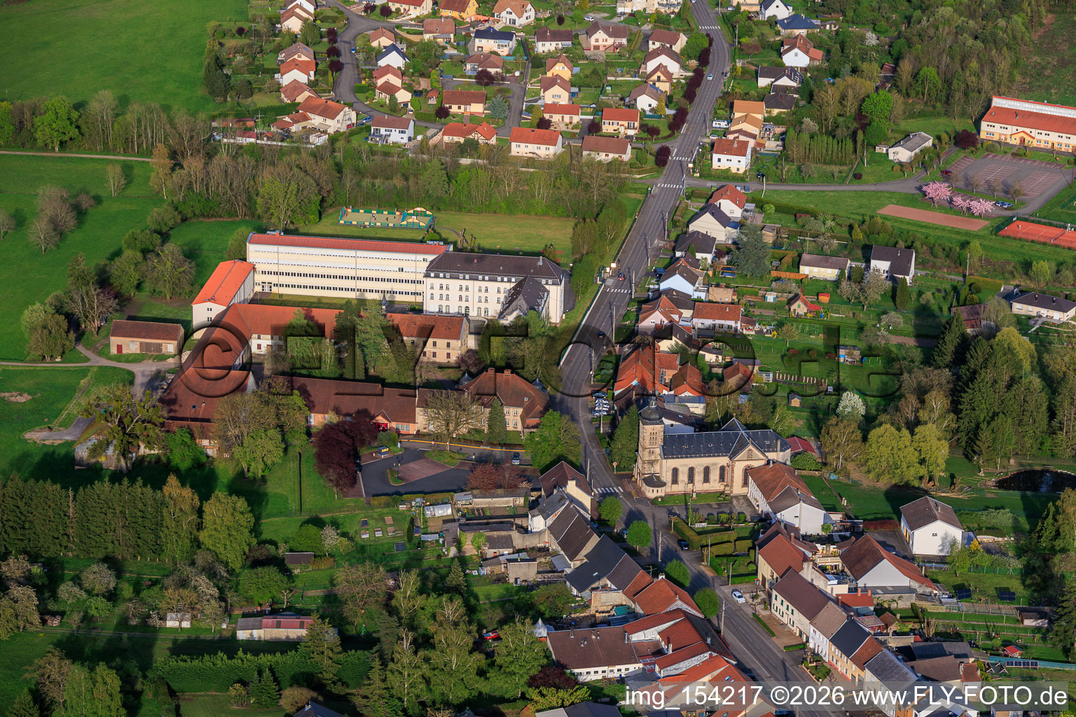 Clos du Chateau Festival Hall, Mayor's Office and Primary School in Neufgrange in the state Moselle, France
