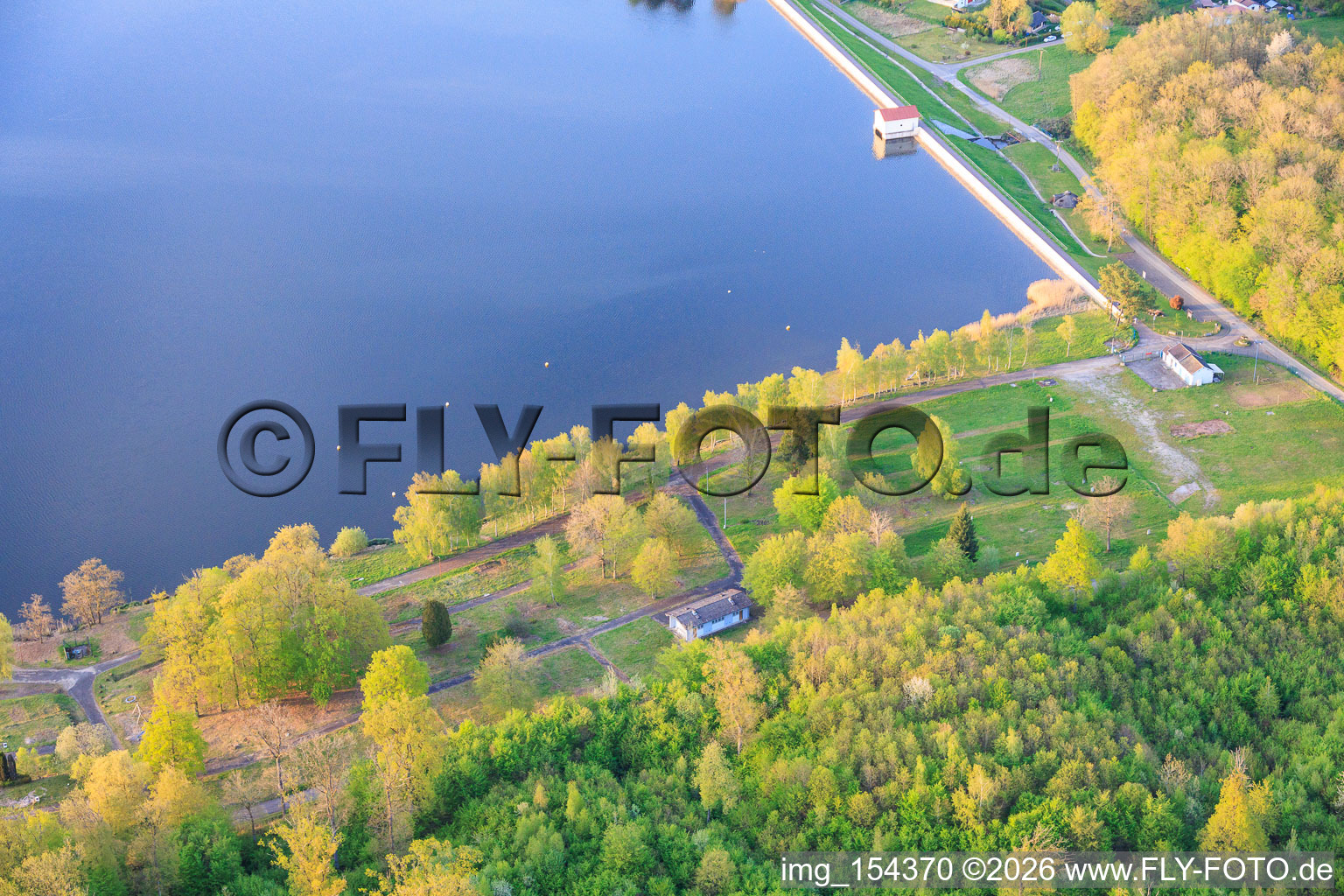 Dam La digue de dief on the Étang de Diefenbach in Puttelange-aux-Lacs in the state Moselle, France