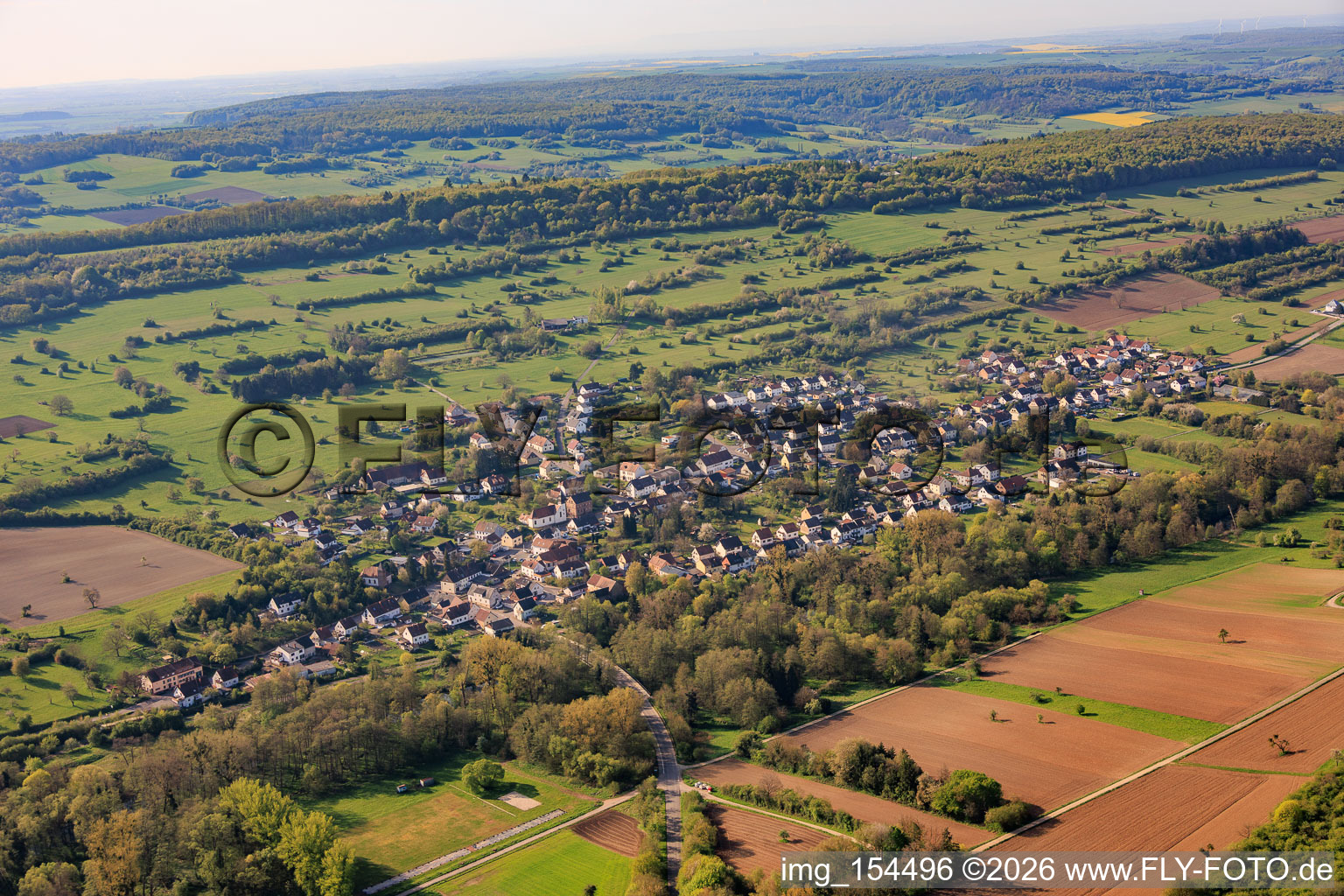 From the north in the district Bliesdalheim in Gersheim in the state Saarland, Germany