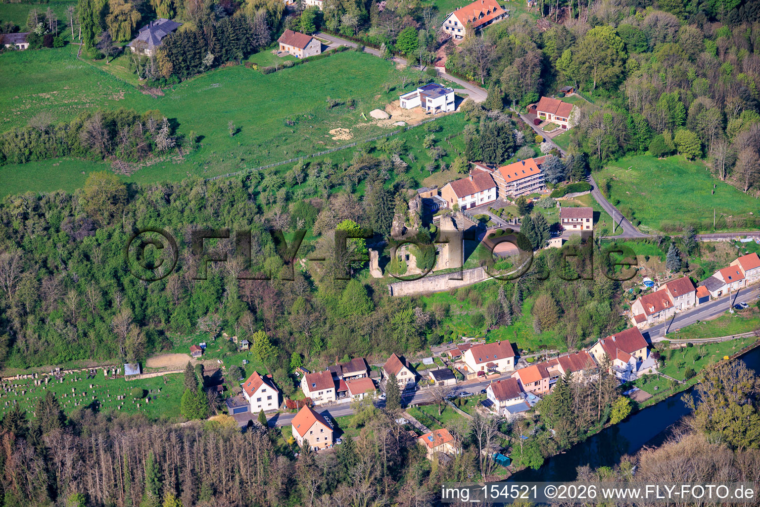 Château de Frauenberg above the Blies in Frauenberg in the state Moselle, France
