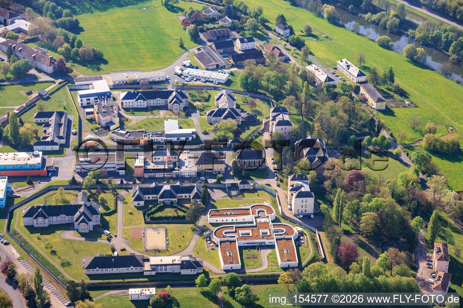 Psychiatric clinic Chs De Sarreguemines with Chapelle neo-gotique du CHS in the district Blauberg in Saargemünd in the state Moselle, France