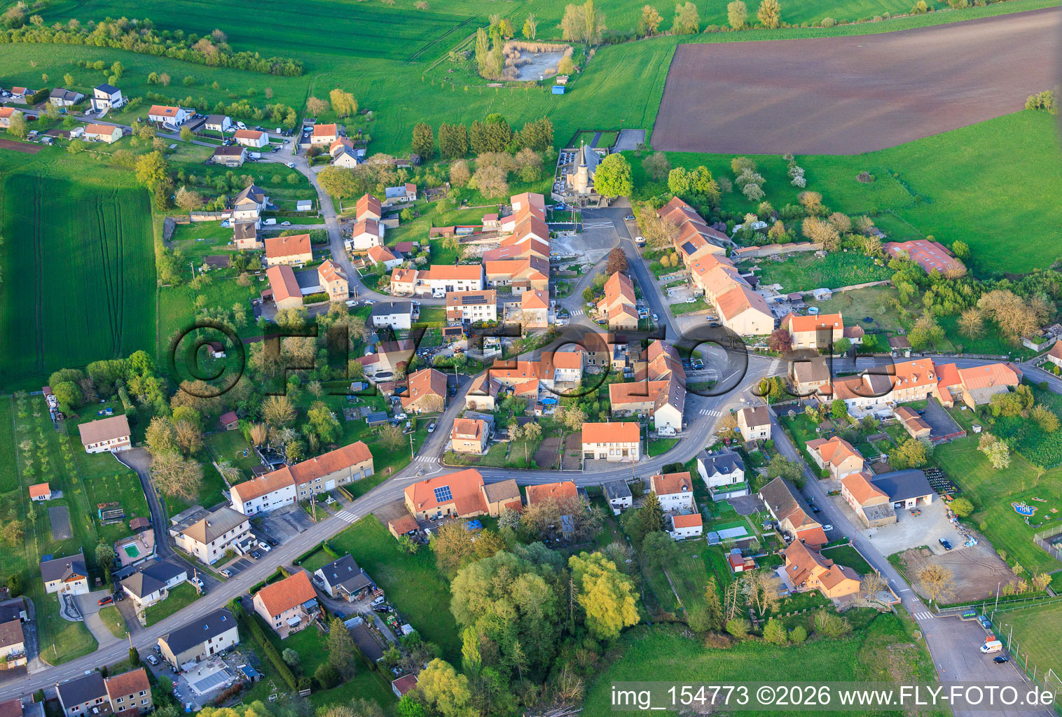 From the southwest in Altrippe in the state Moselle, France