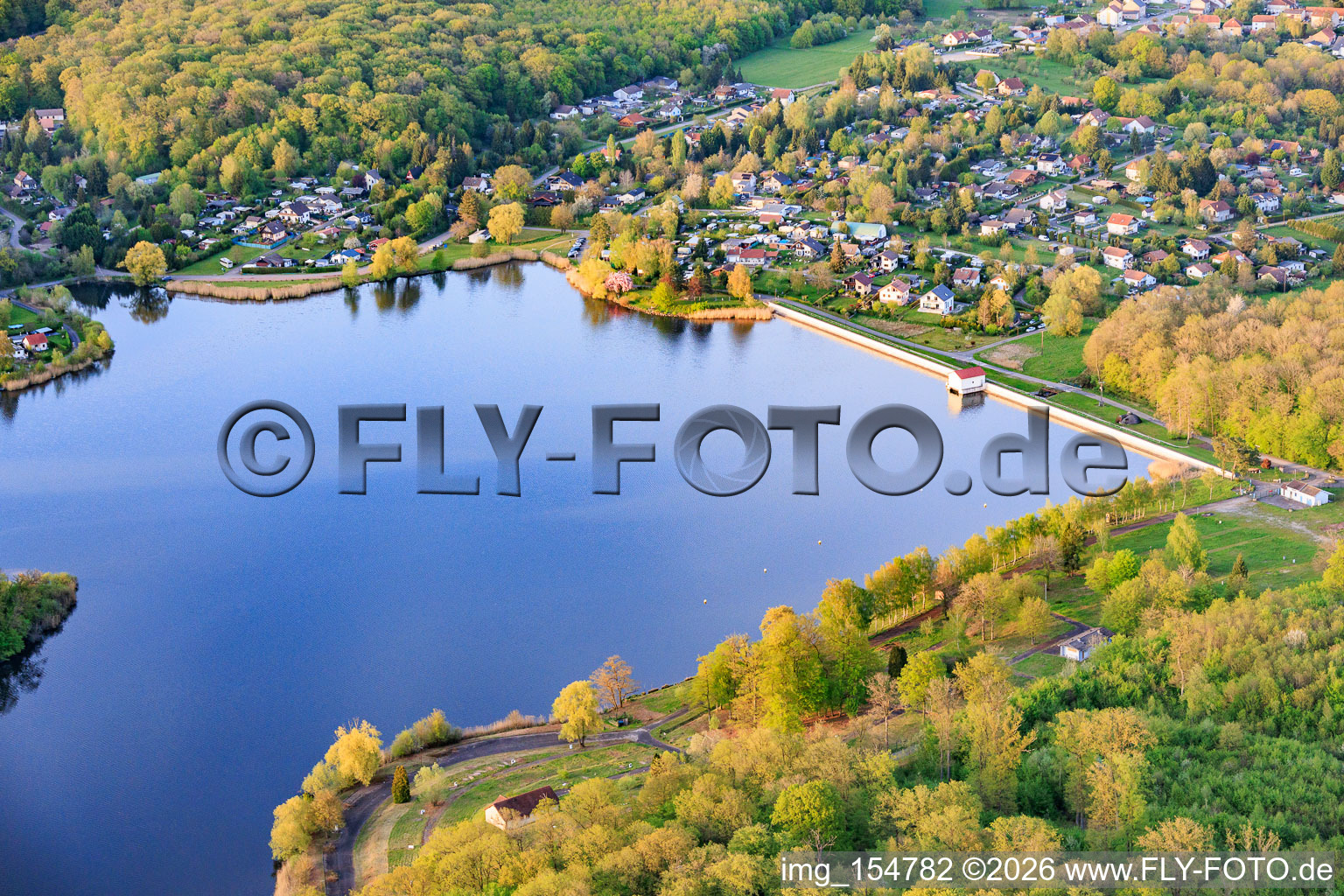 Dam La digue de dief on the Étang de Diefenbach in Puttelange-aux-Lacs in the state Moselle, France