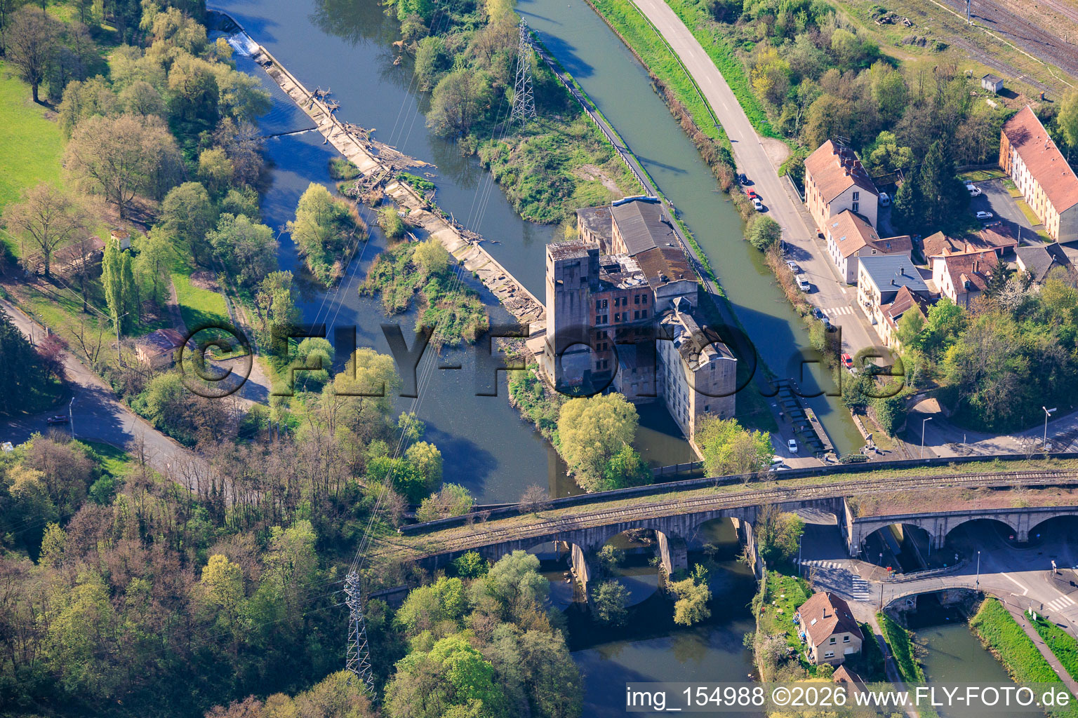 Former mill in the Saar / Ancien moulin Bloch at the Pont de Steinbasch in Saargemünd in the state Moselle, France