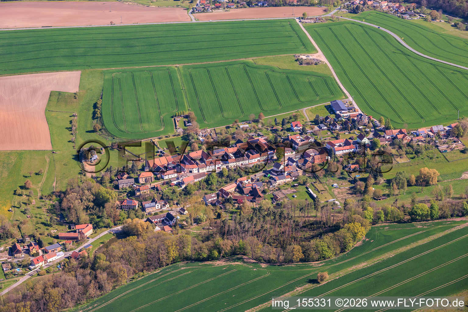 From the south in the district Gröben in Schlöben in the state Thuringia, Germany