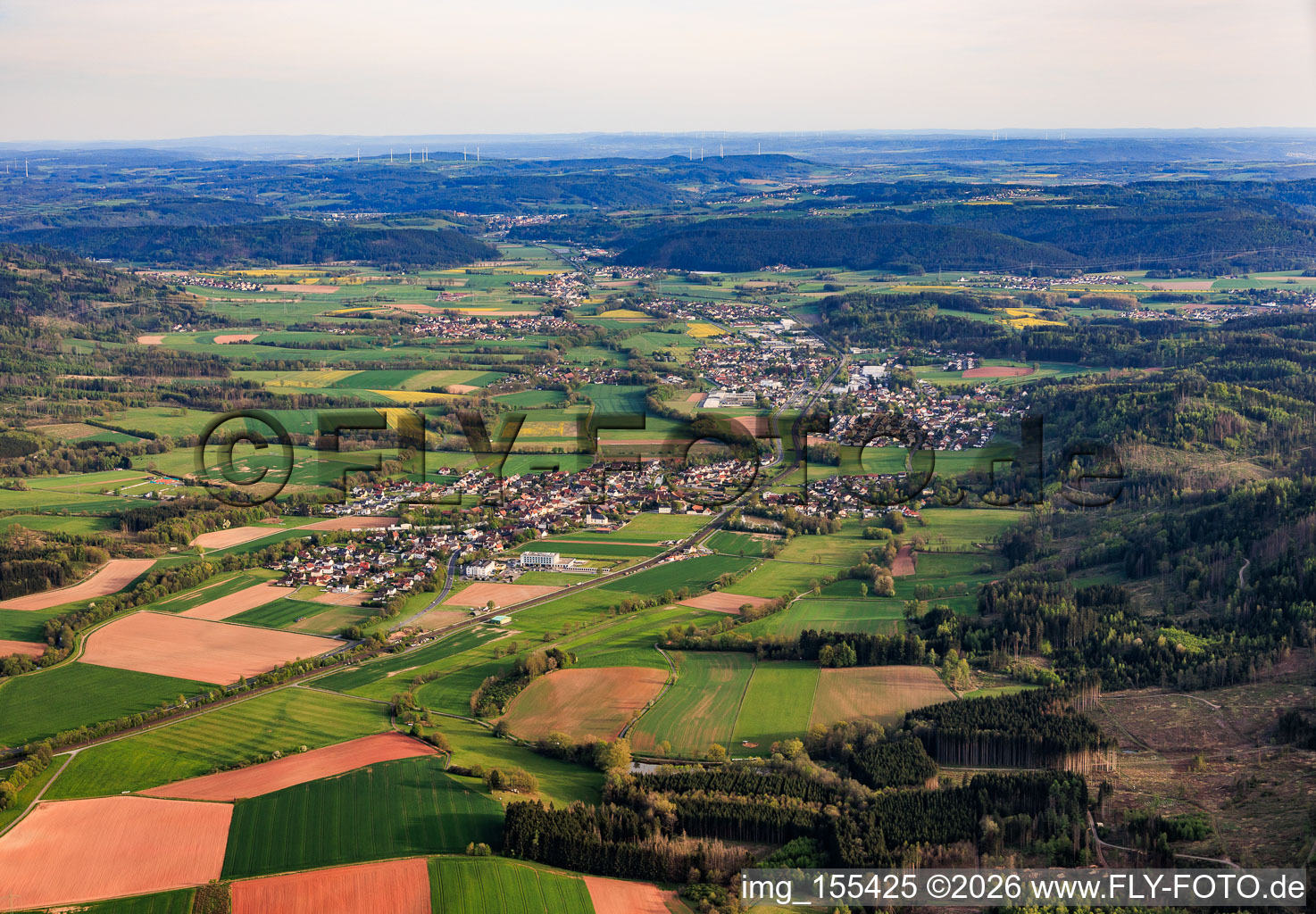 From the north in the district Neukenroth in Stockheim in the state Bavaria, Germany