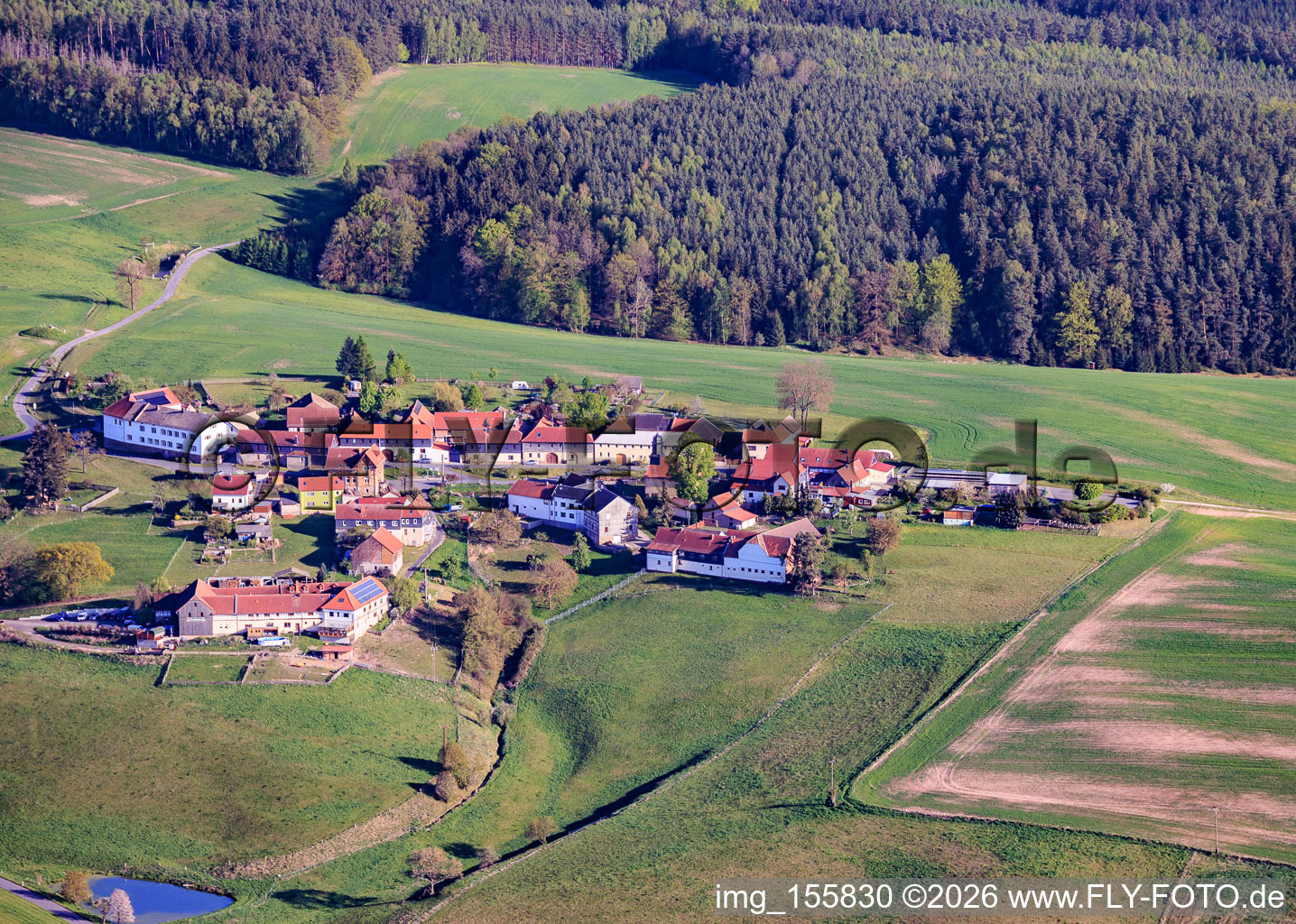From the northwest in the district Strößwitz in Neustadt an der Orla in the state Thuringia, Germany