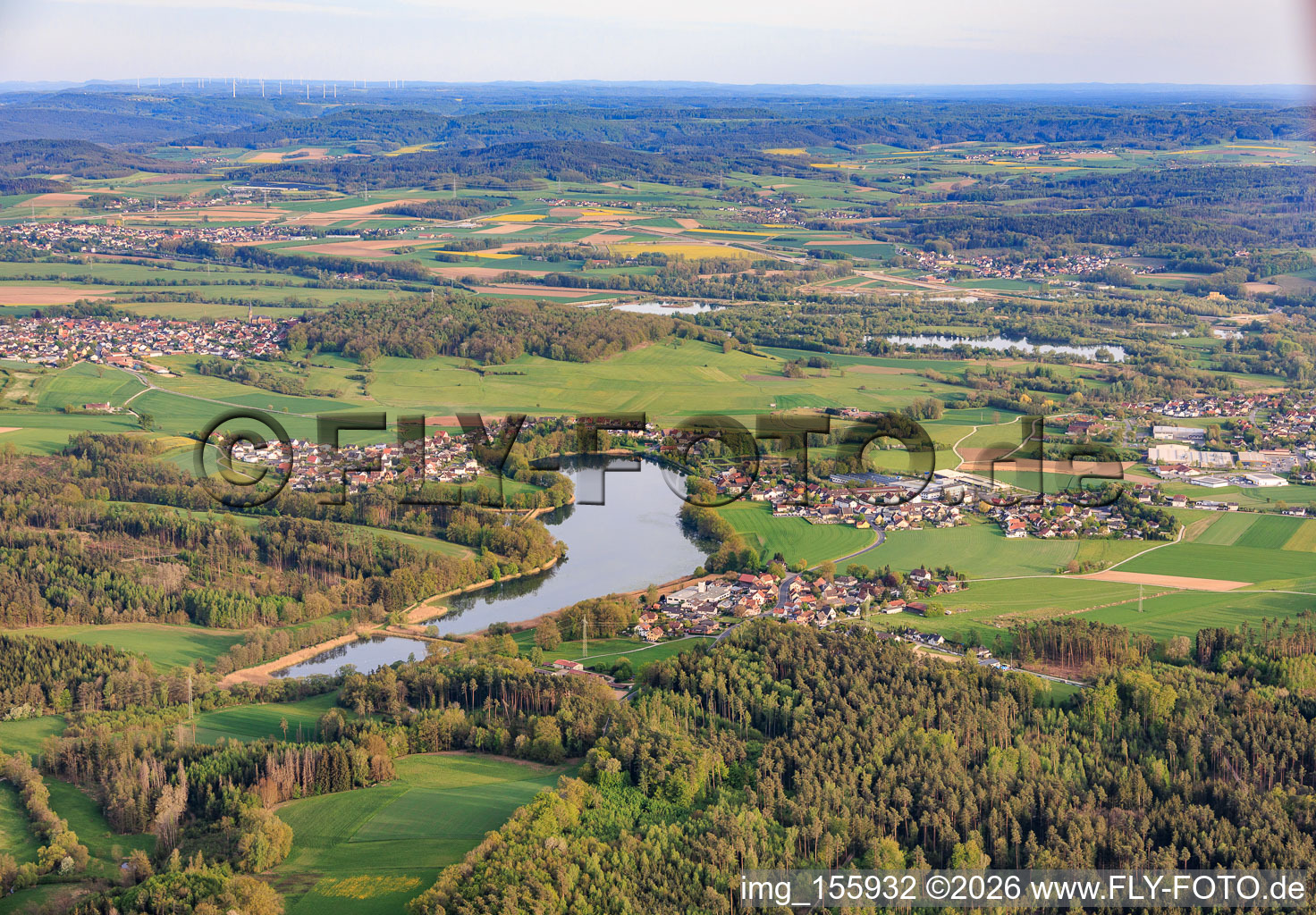From the north in the district Neuensee in Michelau in Oberfranken in the state Bavaria, Germany