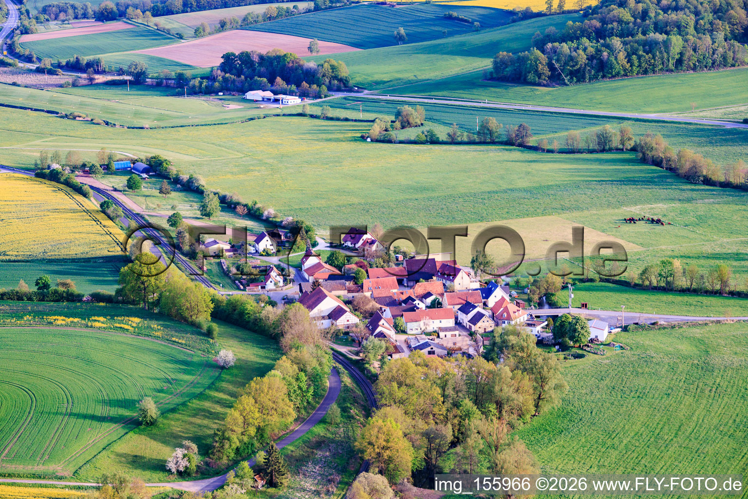 From the north in the district Sendelbach in Rentweinsdorf in the state Bavaria, Germany