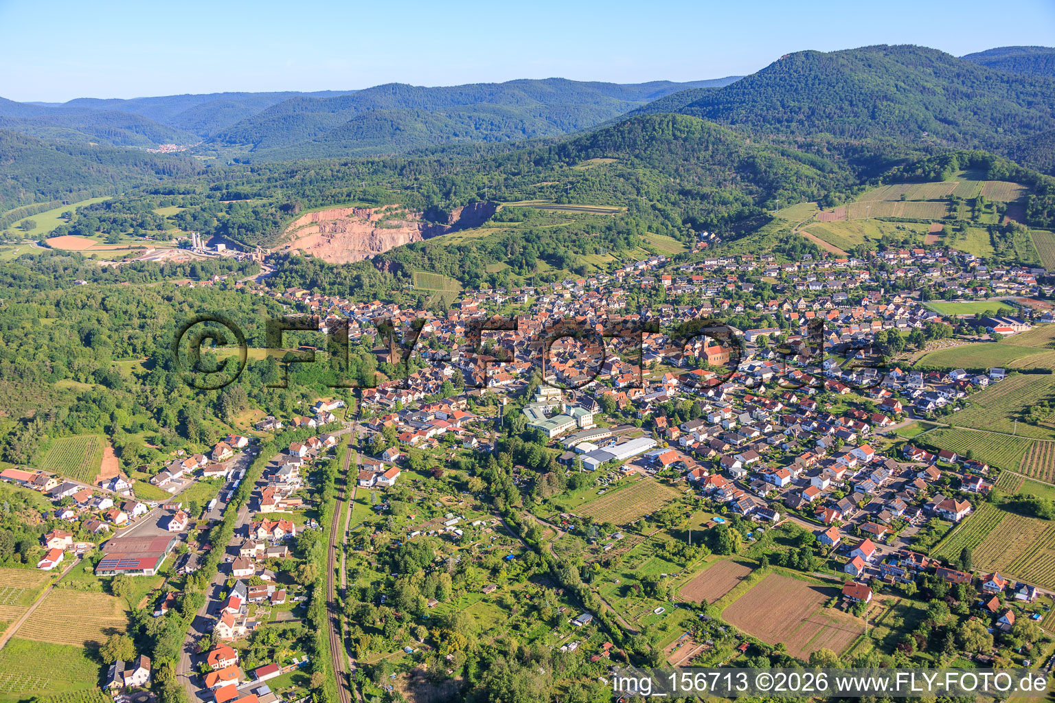 From the southeast in Albersweiler in the state Rhineland-Palatinate, Germany