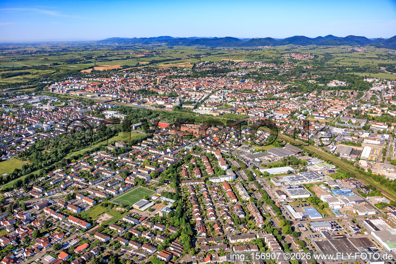 From the northeast in the district Queichheim in Landau in der Pfalz in the state Rhineland-Palatinate, Germany