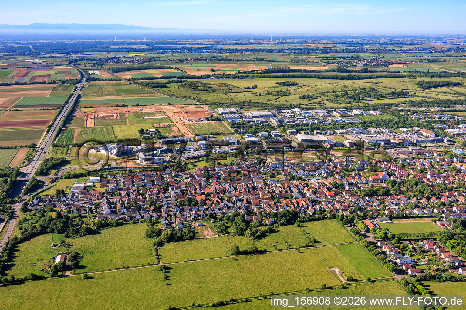 From the north in the district Queichheim in Landau in der Pfalz in the state Rhineland-Palatinate, Germany