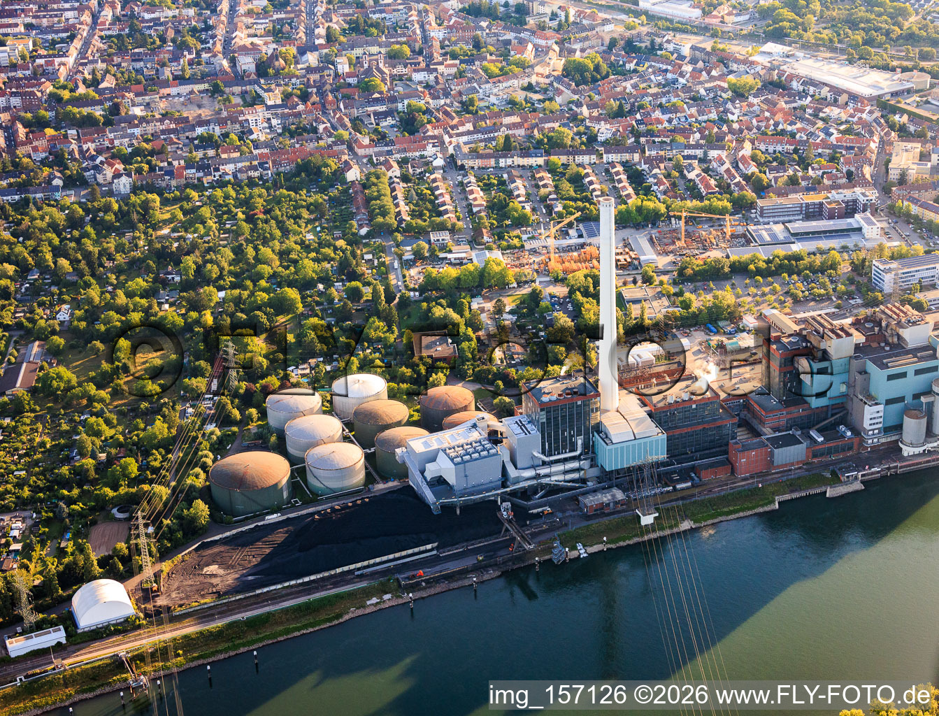 Oil and coal storage facilities of the GKM power plant on the Rhine Mannheim in the district Neckarau in Mannheim in the state Baden-Wuerttemberg, Germany