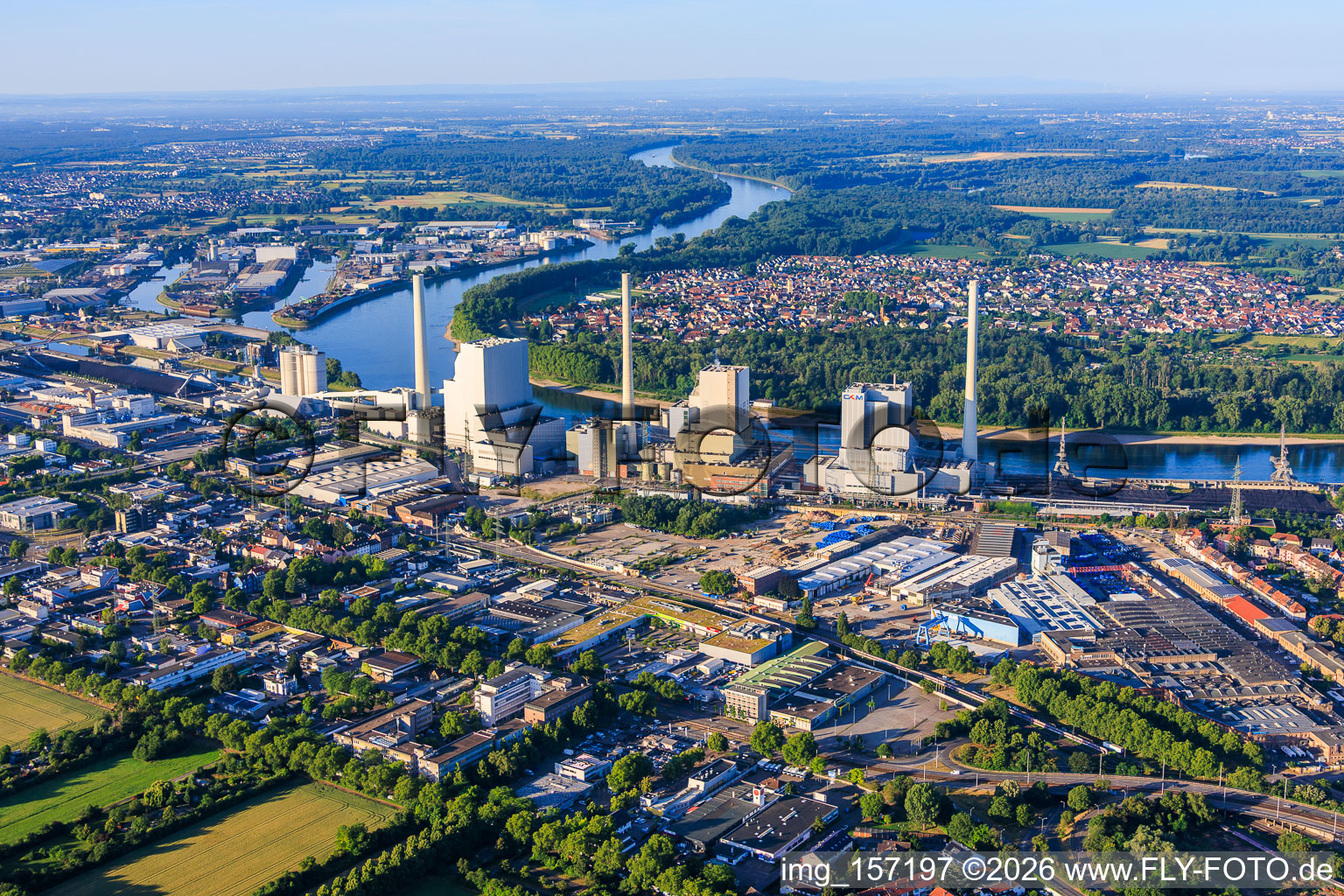 Large power plant Mannheim on the Rhine bank from the north in the district Neckarau in Mannheim in the state Baden-Wuerttemberg, Germany