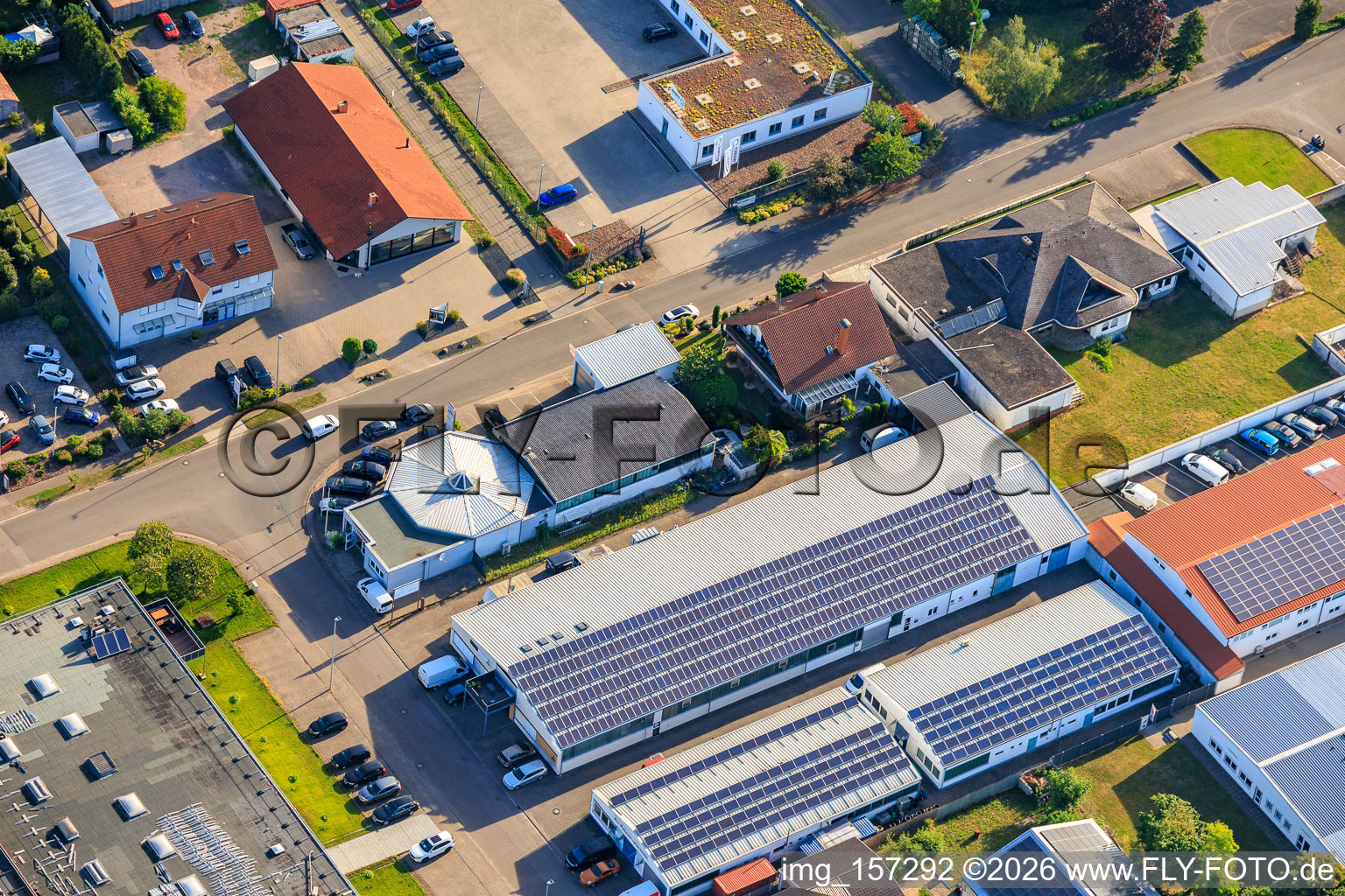 Autohaus Lerch, Toyota authorized dealer and workshop for all makes in Offenbach an der Queich in the state Rhineland-Palatinate, Germany