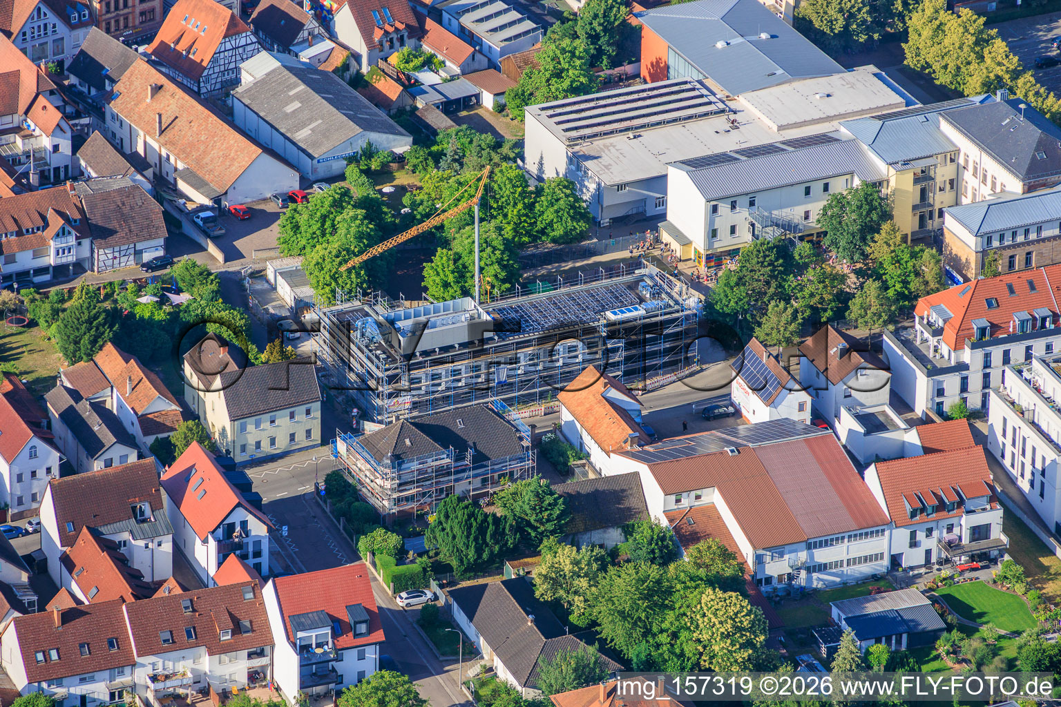 Construction site of the new cafeteria building for the Ludwig-Riedinger Elementary School, commissioned by the municipality of Kandel. Architects: zwo/elf PartmbB. Earthworks: Gaudier Erd- und Rückbau GmbH. Window work: Trumpf Metallbau GmbH. Landscape architecture: Bauer.Landschaftsarchitekten. Building services: Bender+Urich GmbH & Co.KG. Structural engineering: Ingenieurbüro Sikora. Facade work: AS-Fassaden GmbH. Shell construction: Wünschel BAU GmbH. Electrical work: Wieland & Schultz GmbH. Rhineland-Palatinate Ministry of Education, Science, Continuing Education and Culture in Kandel in the state Rhineland-Palatinate, Germany